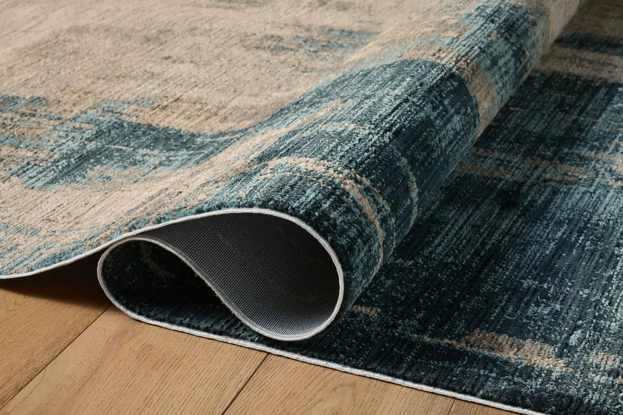 Leigh LEI-08 Slate / Denim Area Rug by Loloi