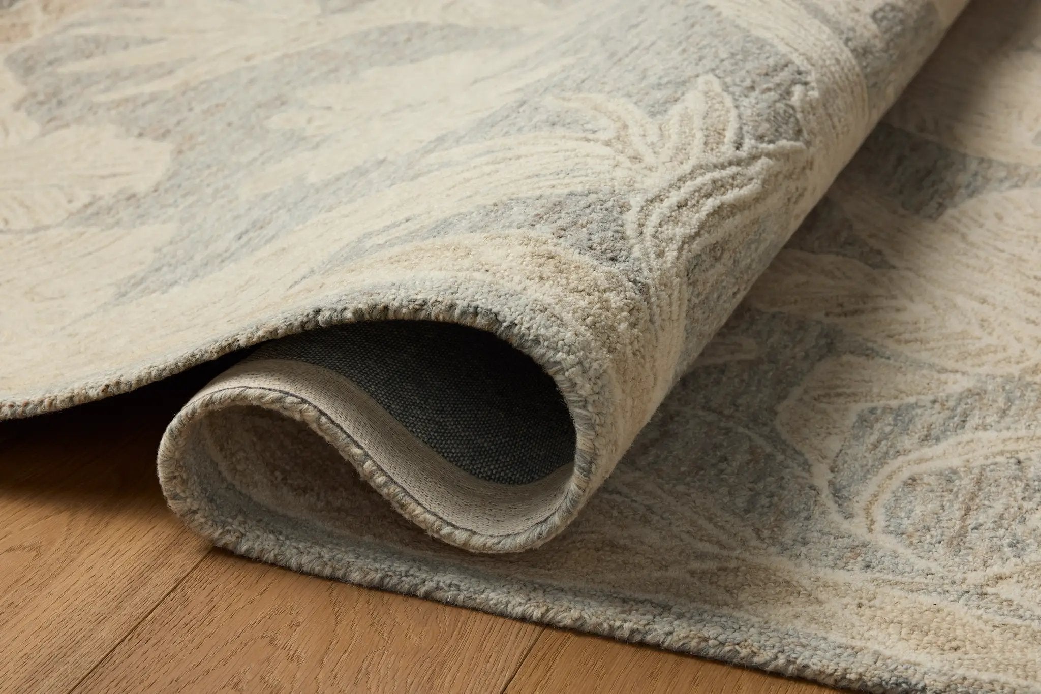 Lenore LNO-01 Blue / Natural Area Rug by Loloi