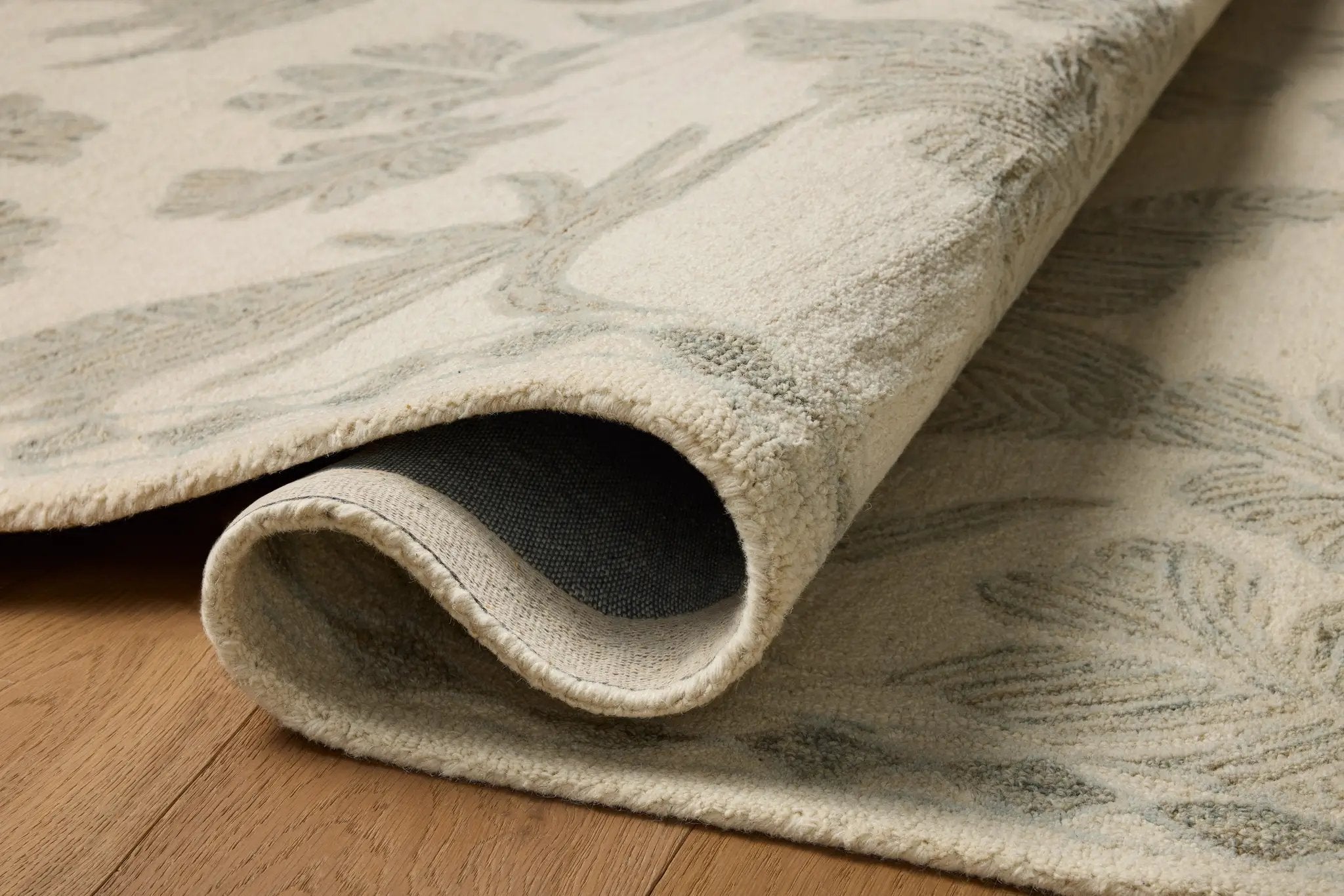 Lenore LNO-01 Ivory / Sky Area Rug by Loloi