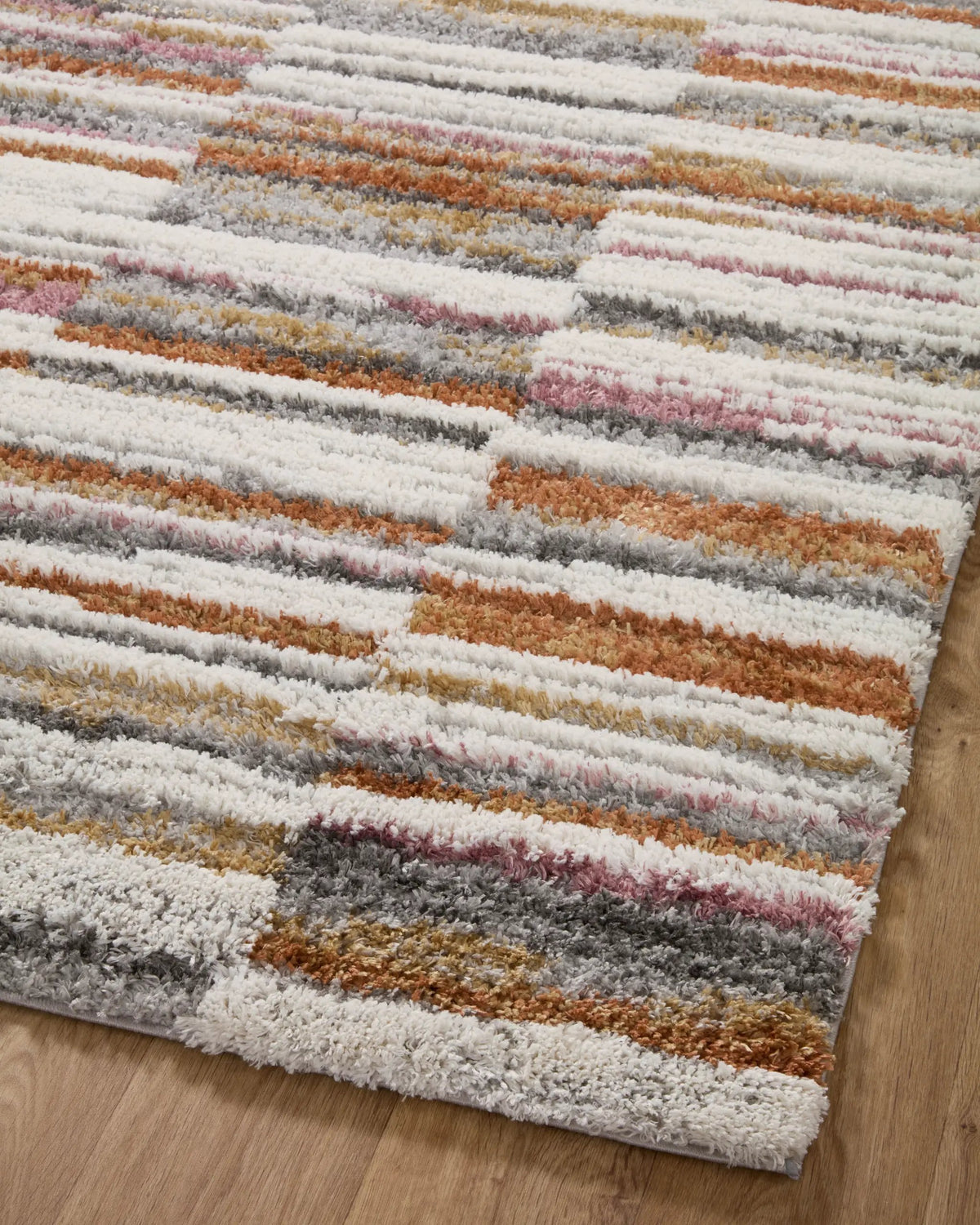 Levitt Shag LEV-03 Ivory / Sunset Area Rug by Loloi