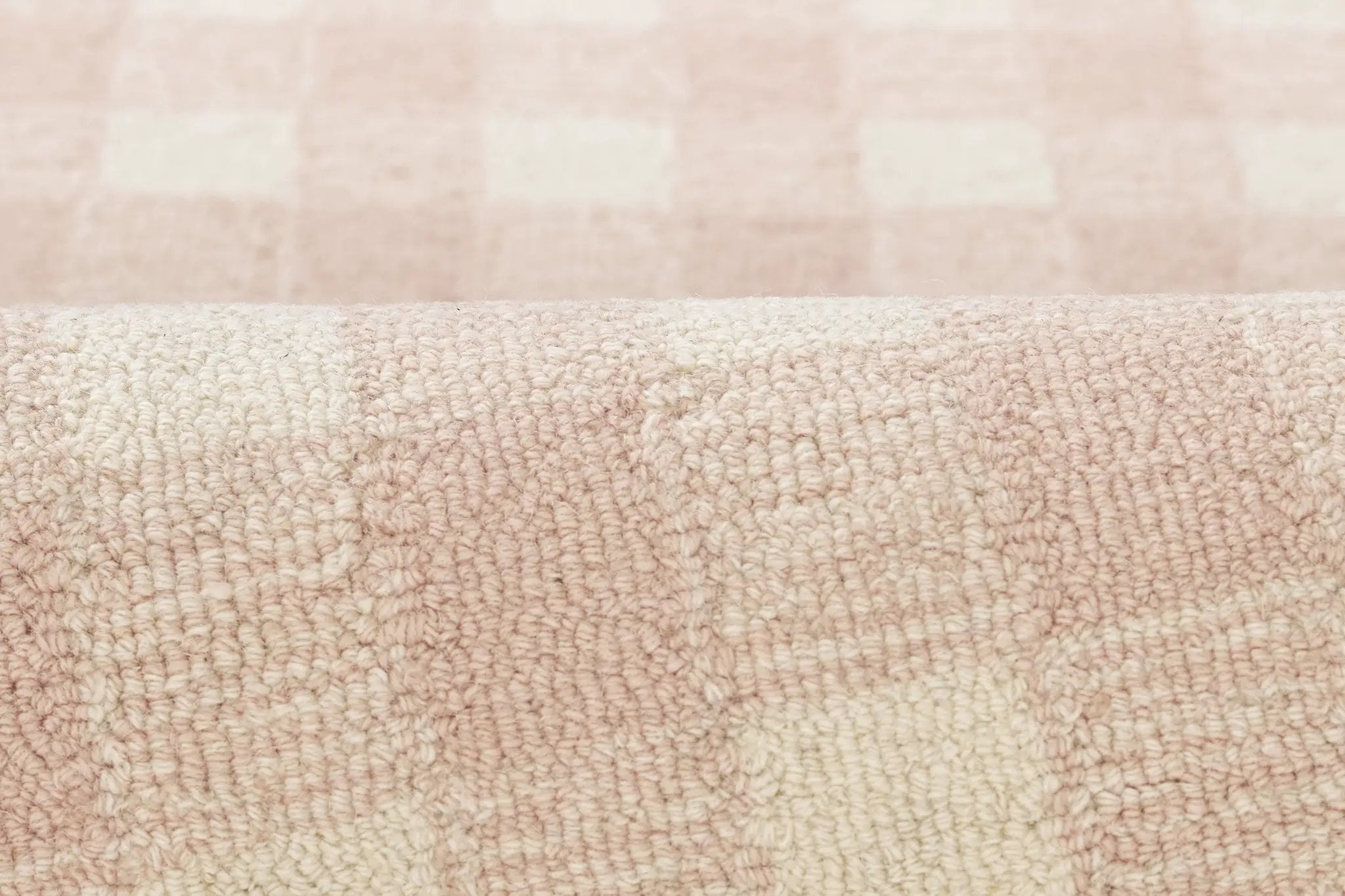 Lily LIY-1 Pink Area Rug by Momeni