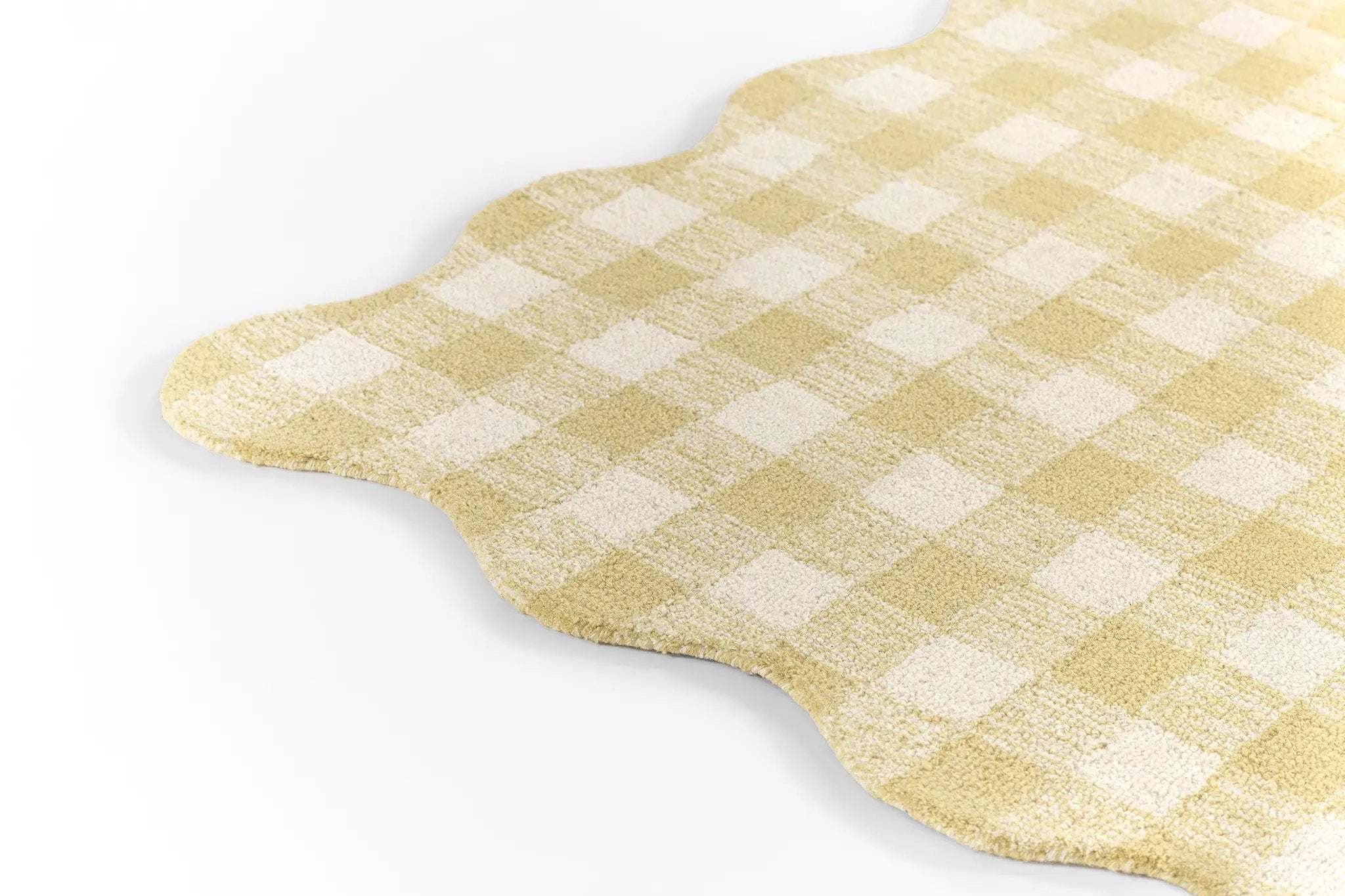 Lily LIY-1 Yellow Area Rug by Momeni