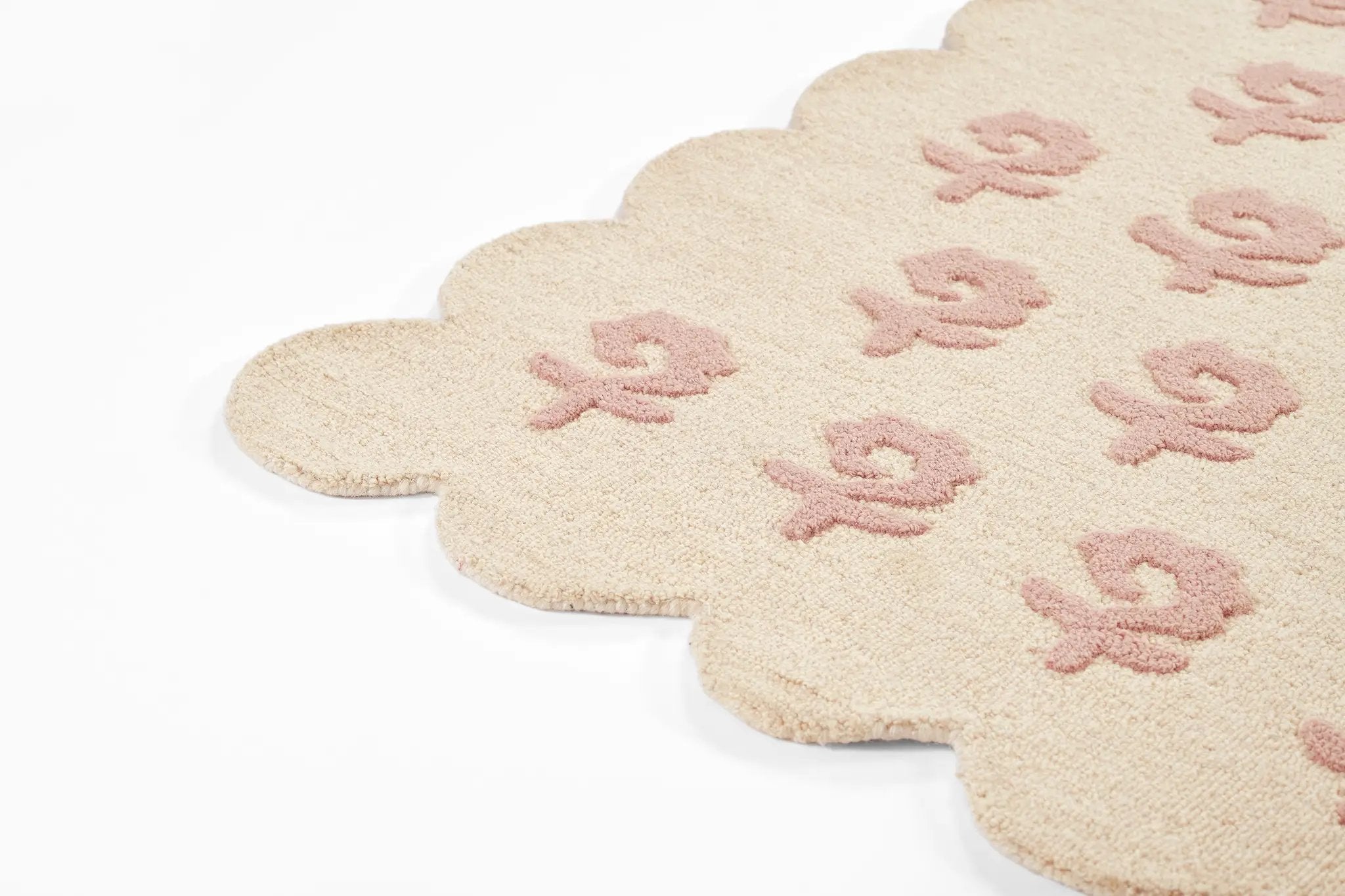 Lily LIY-2 Pink Area Rug by Momeni