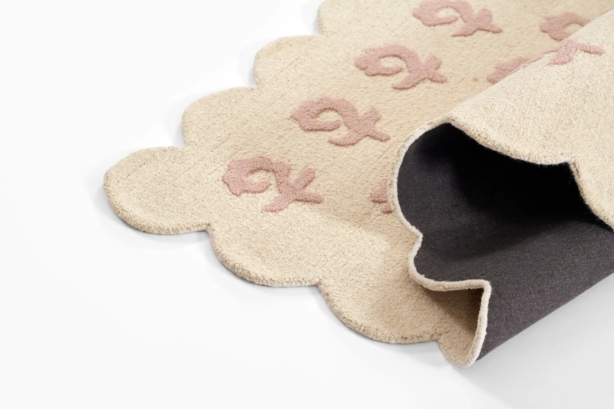 Lily LIY-2 Pink Area Rug by Momeni