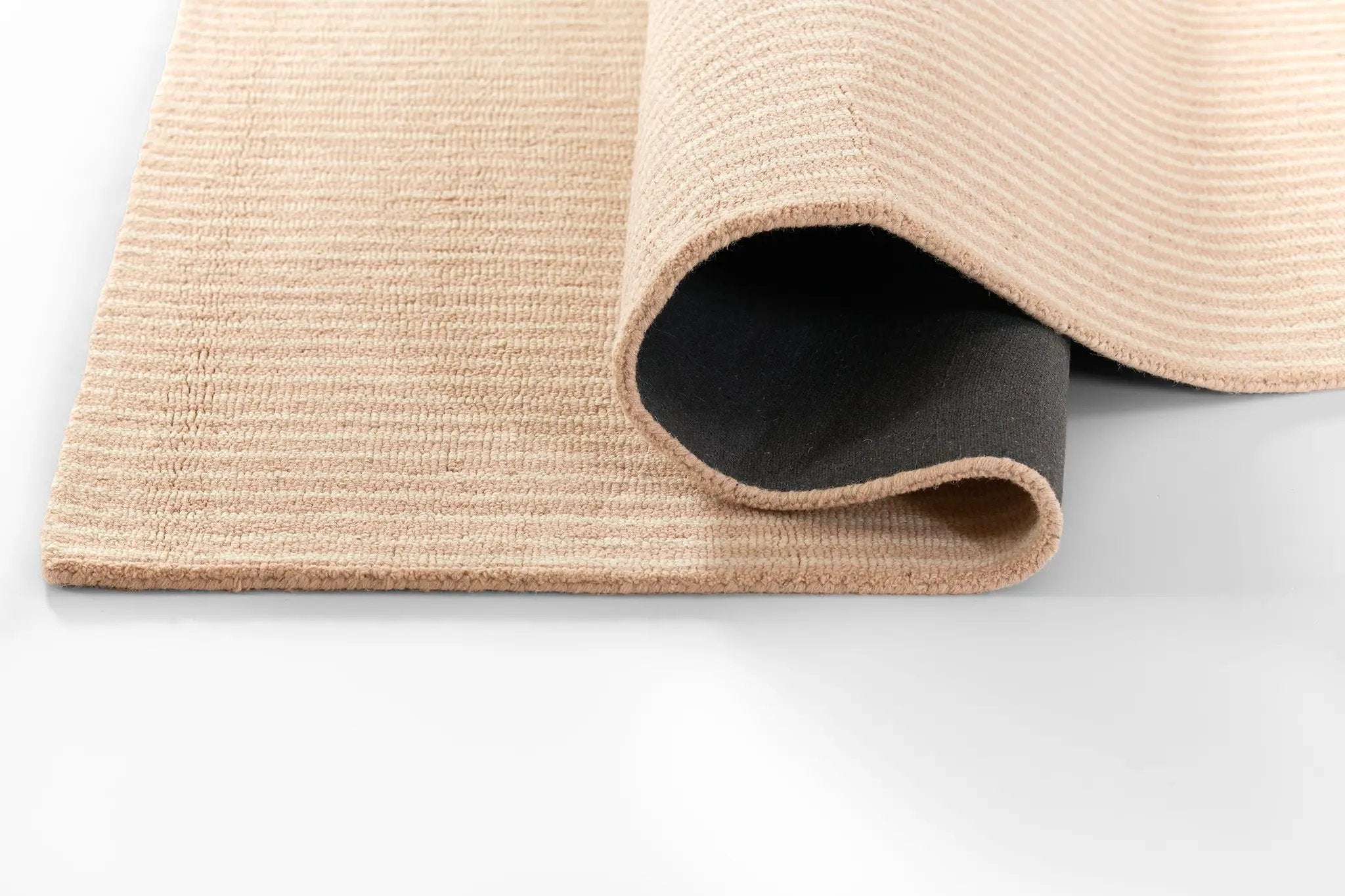 Lily LIY-5 Pink Area Rug by Momeni