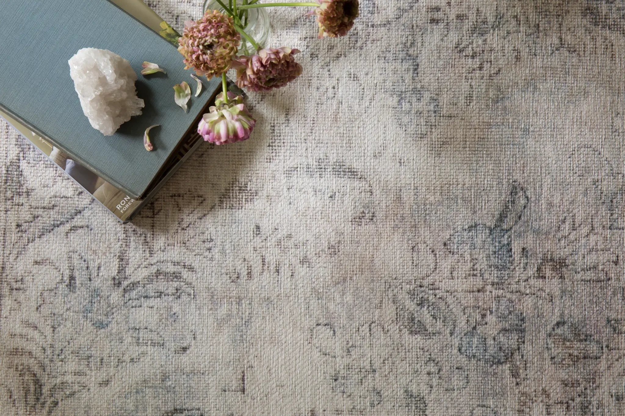 Loren LQ-04 Silver / Slate Area Rug by Loloi