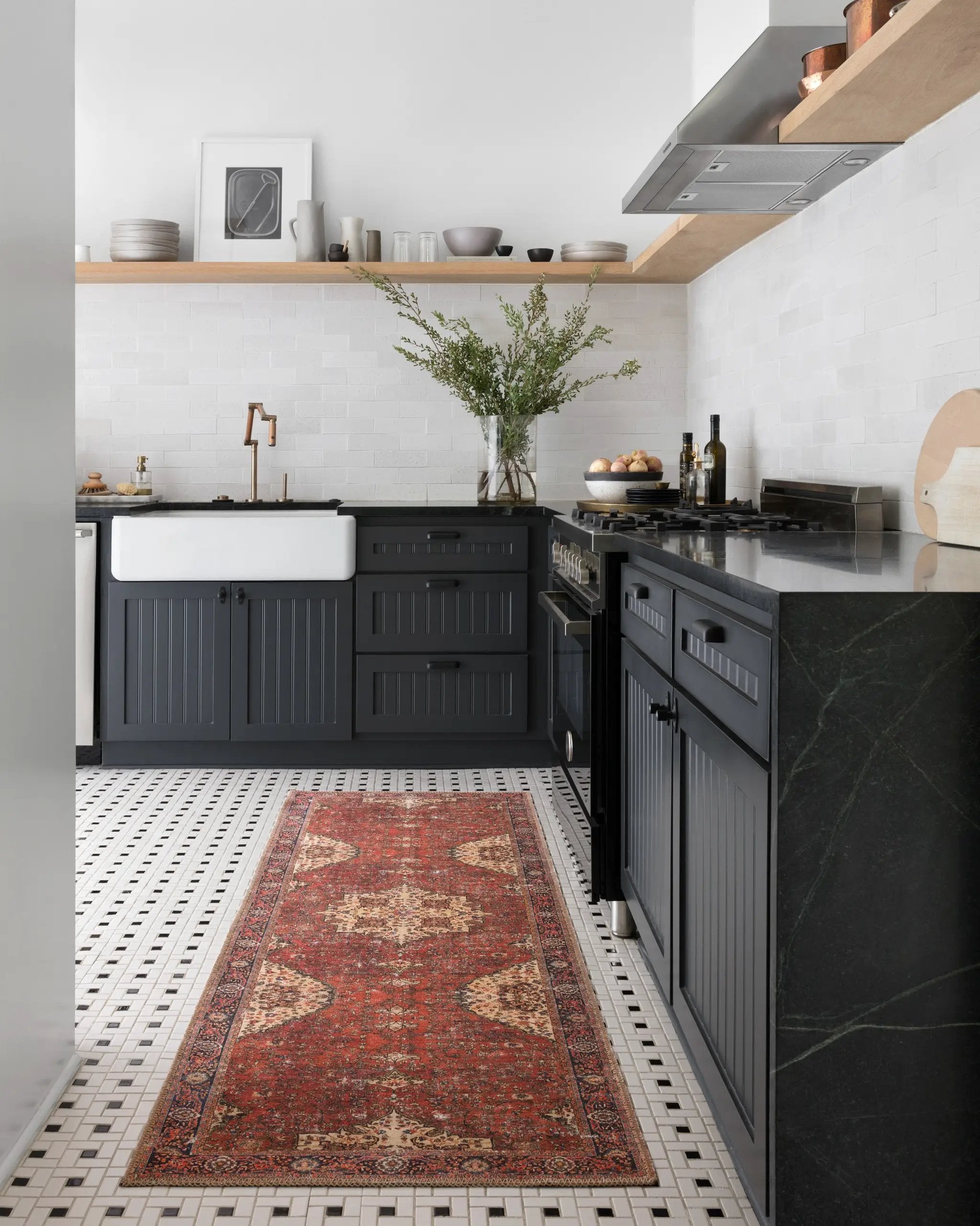 Loren LQ-07 Red / Navy Area Rug by Loloi