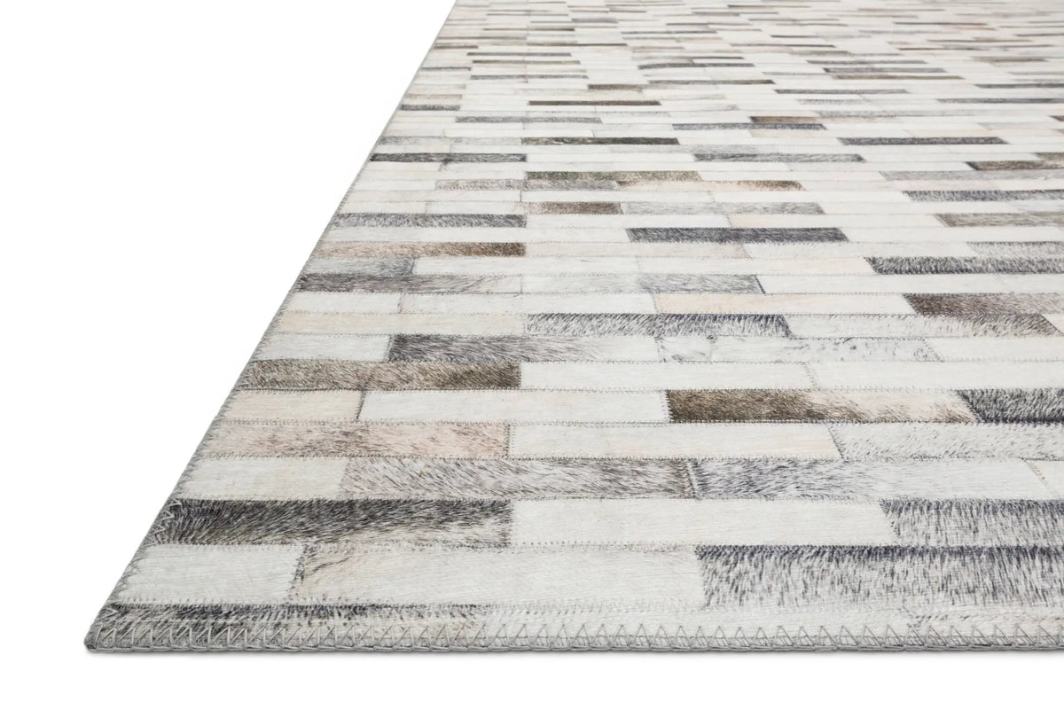 Maddox MAD-01 Ivory / Grey Area Rug by Loloi