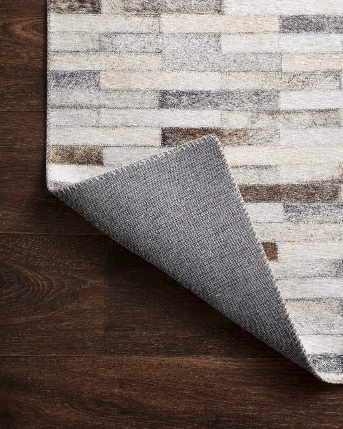 Maddox MAD-01 Ivory / Grey Area Rug by Loloi