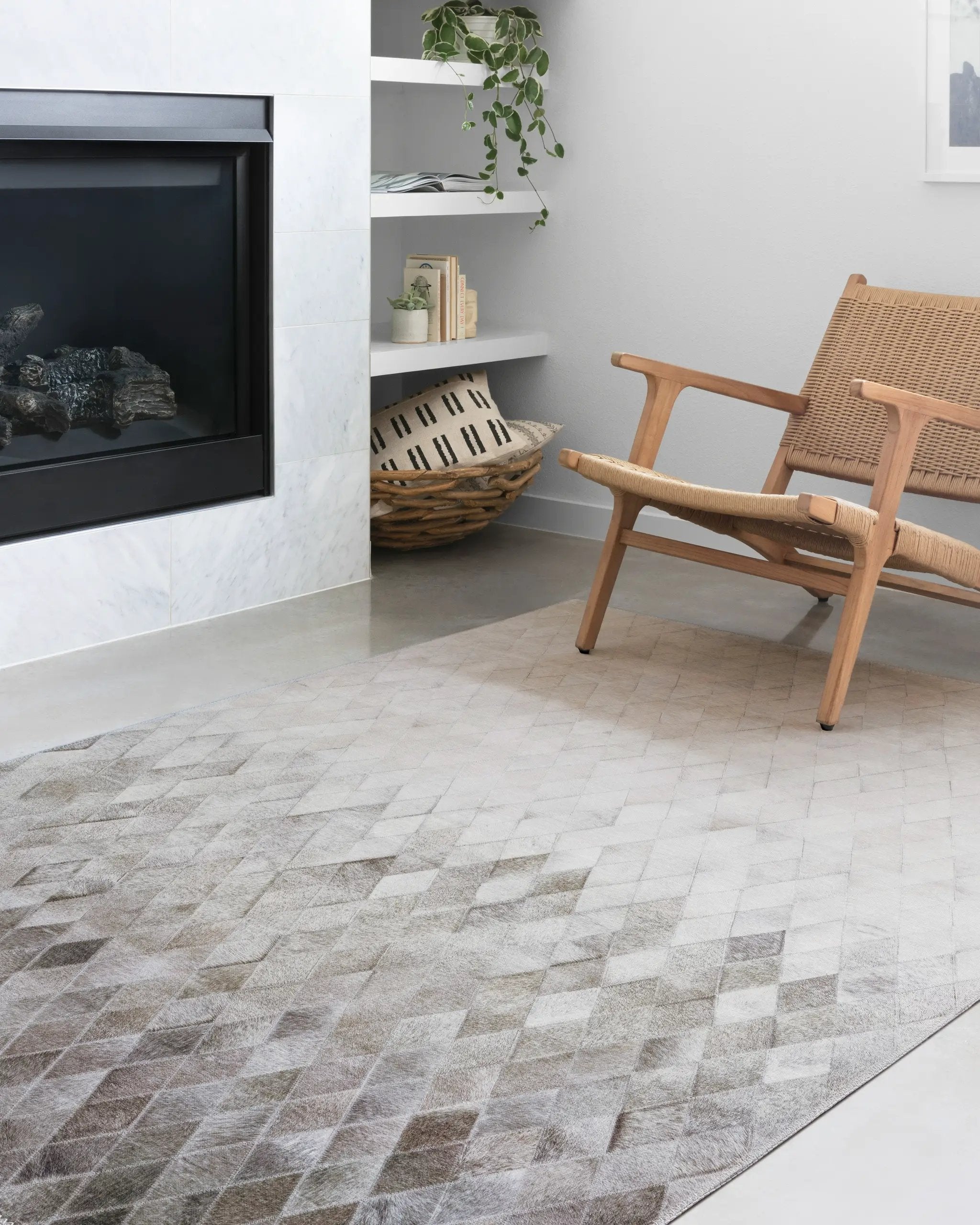 Maddox MAD-04 Sand / Taupe Area Rug by Loloi