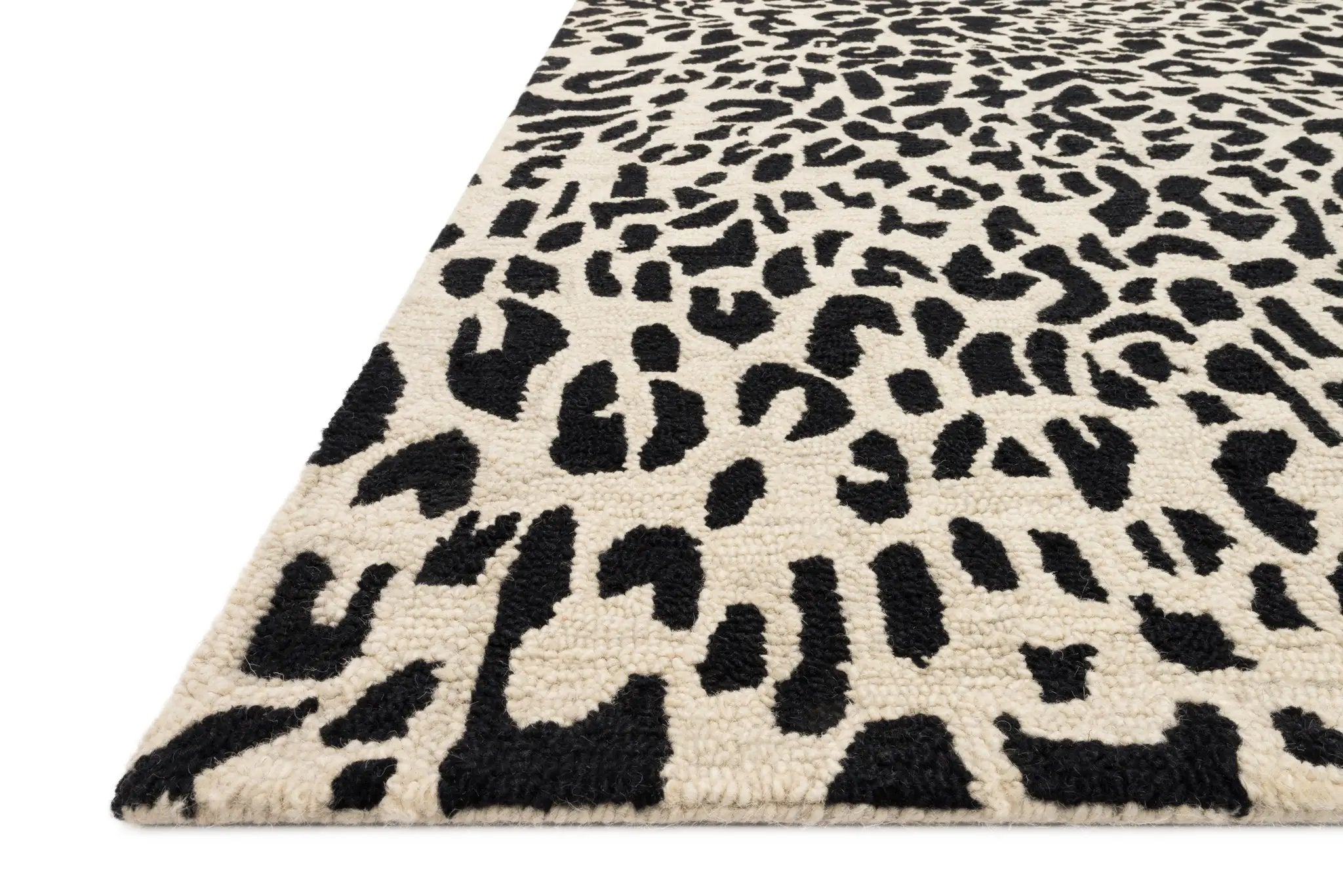 Masai MAS-02 Black / Ivory Area Rug by Loloi