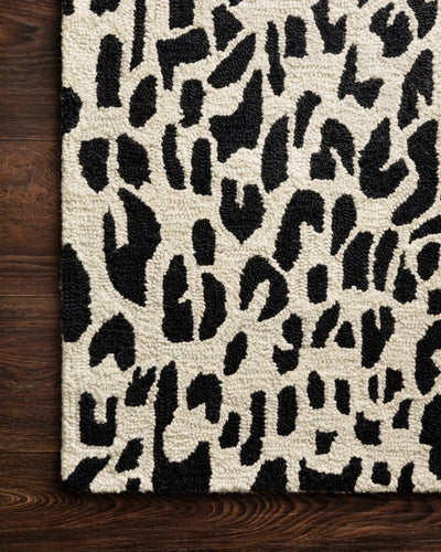Masai MAS-02 Black / Ivory Area Rug by Loloi