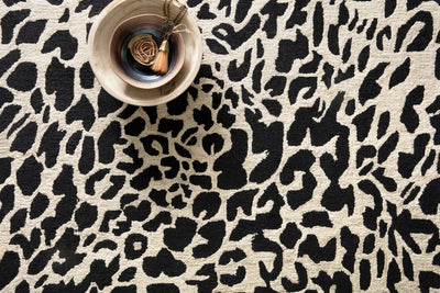 Masai MAS-02 Black / Ivory Area Rug by Loloi