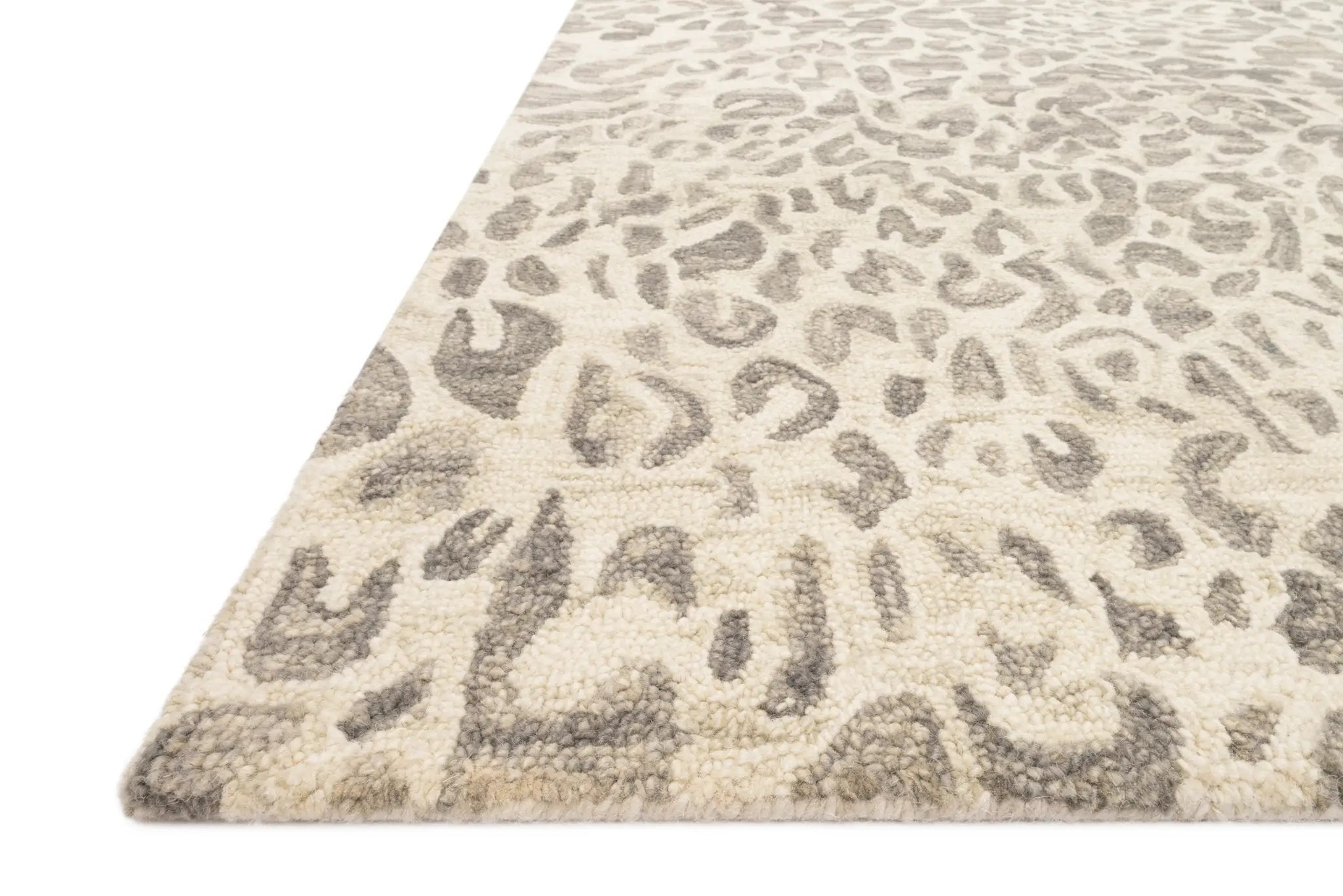 Masai MAS-02 Grey / Ivory Area Rug by Loloi