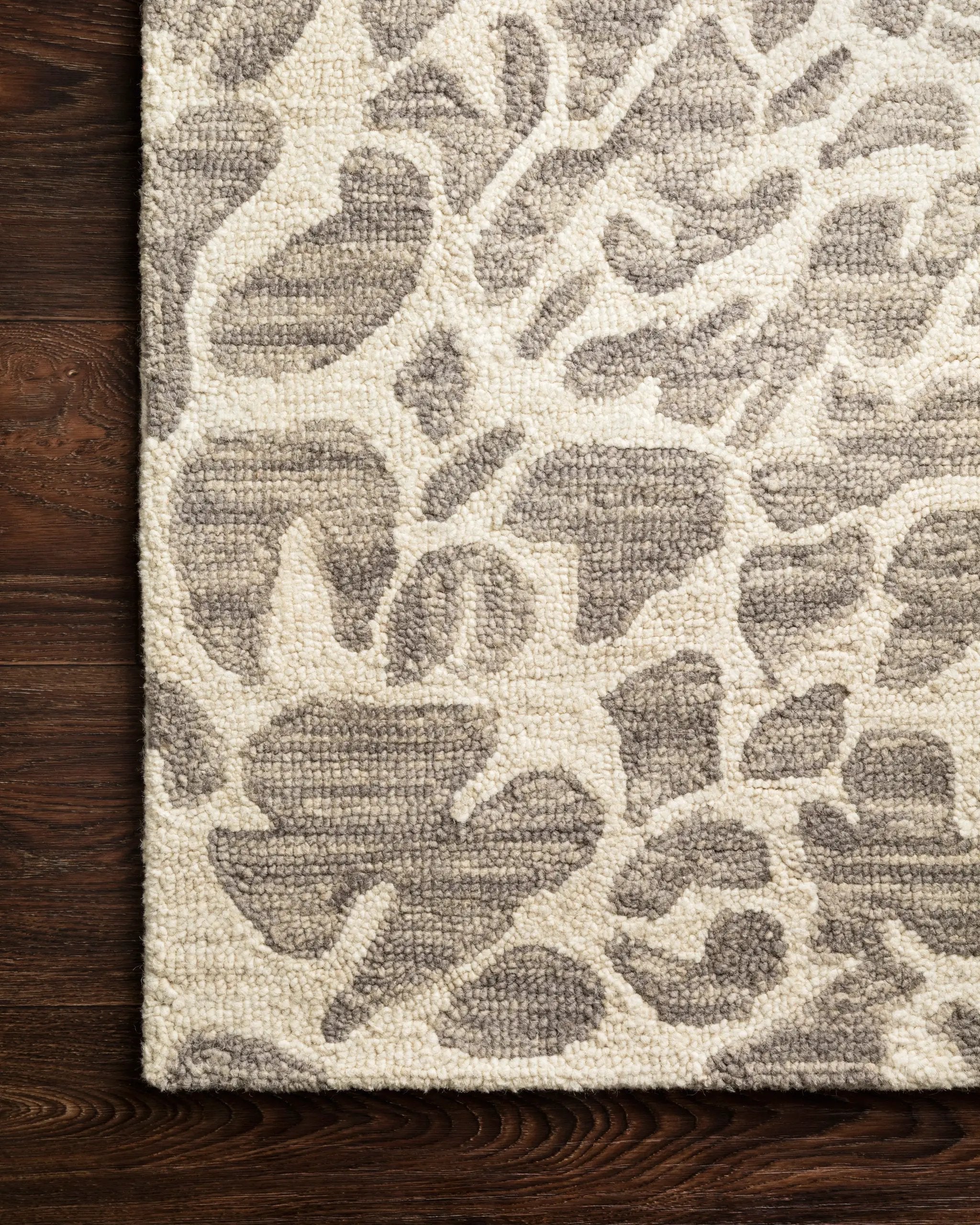 Masai MAS-02 Grey / Ivory Area Rug by Loloi