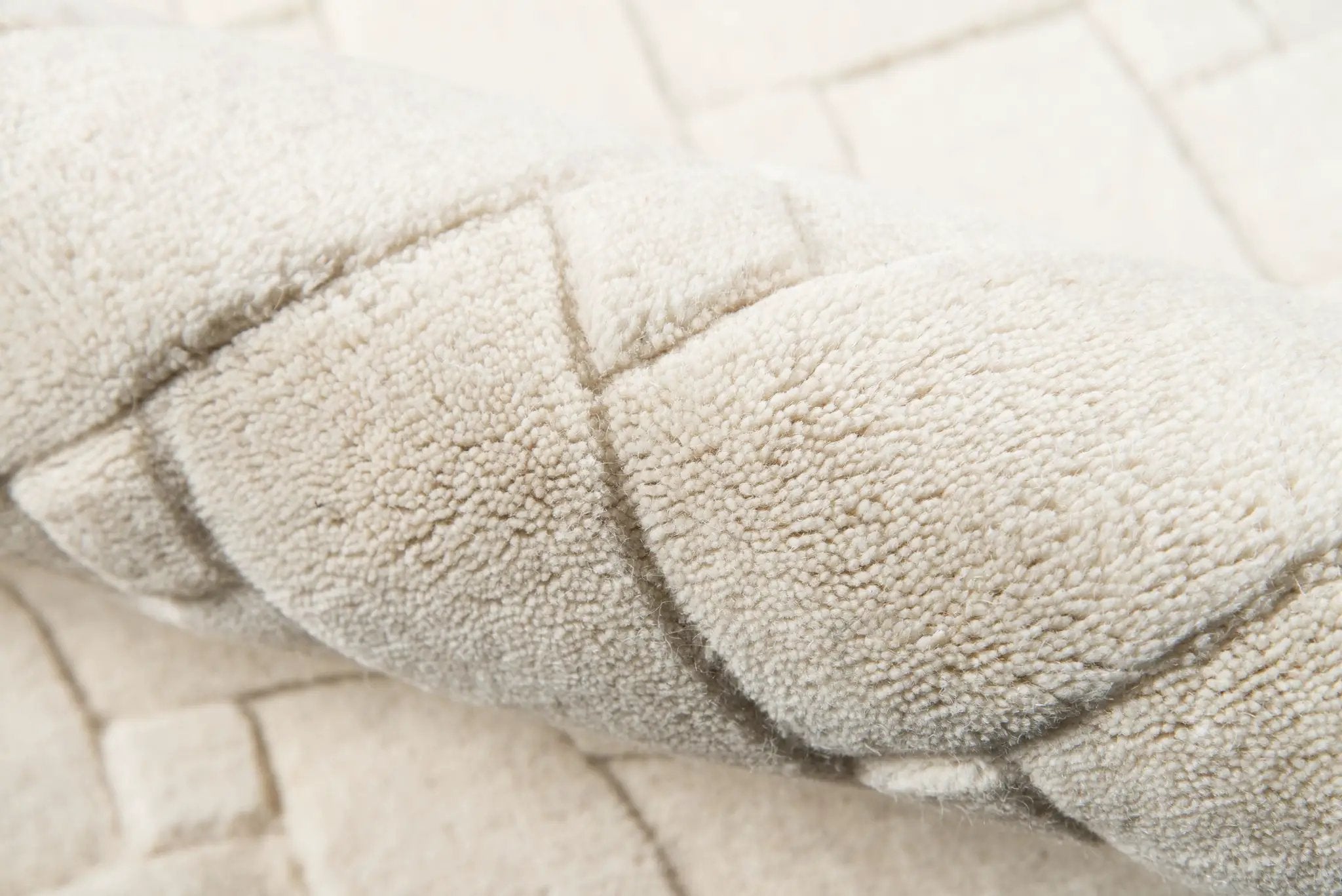 Metro MT-21 Ivory Area Rug by Momeni