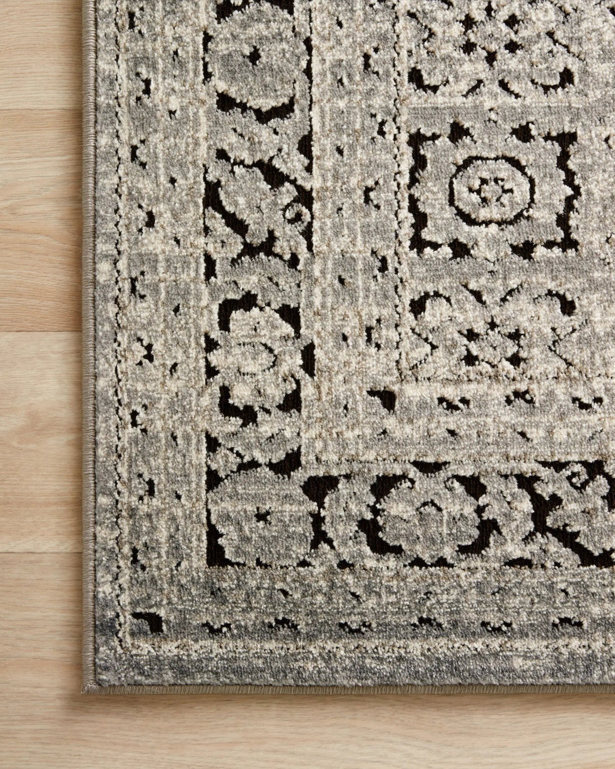 Millennium MV-02 Grey / Charcoal Area Rug by Loloi