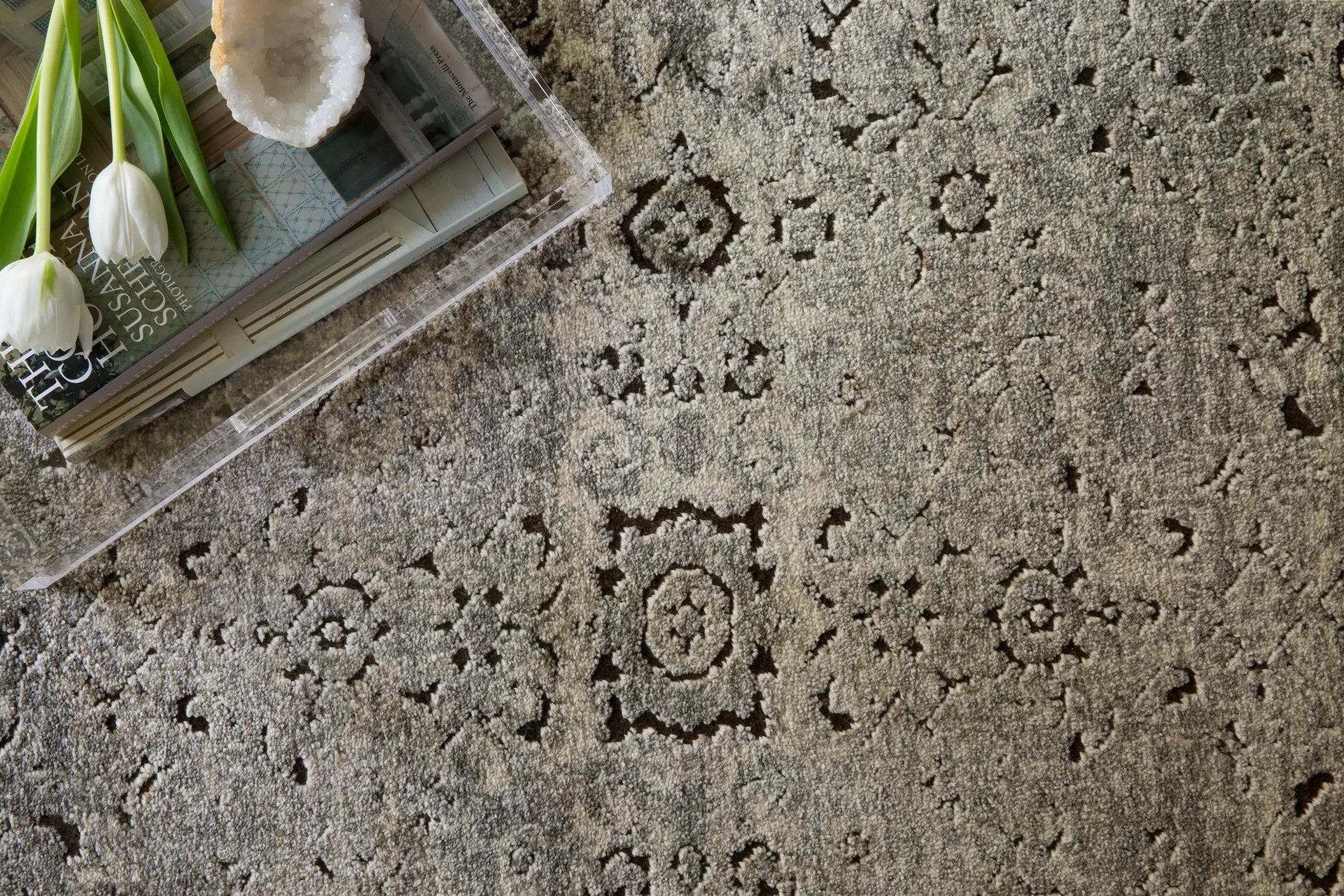 Millennium MV-02 Grey / Charcoal Area Rug by Loloi