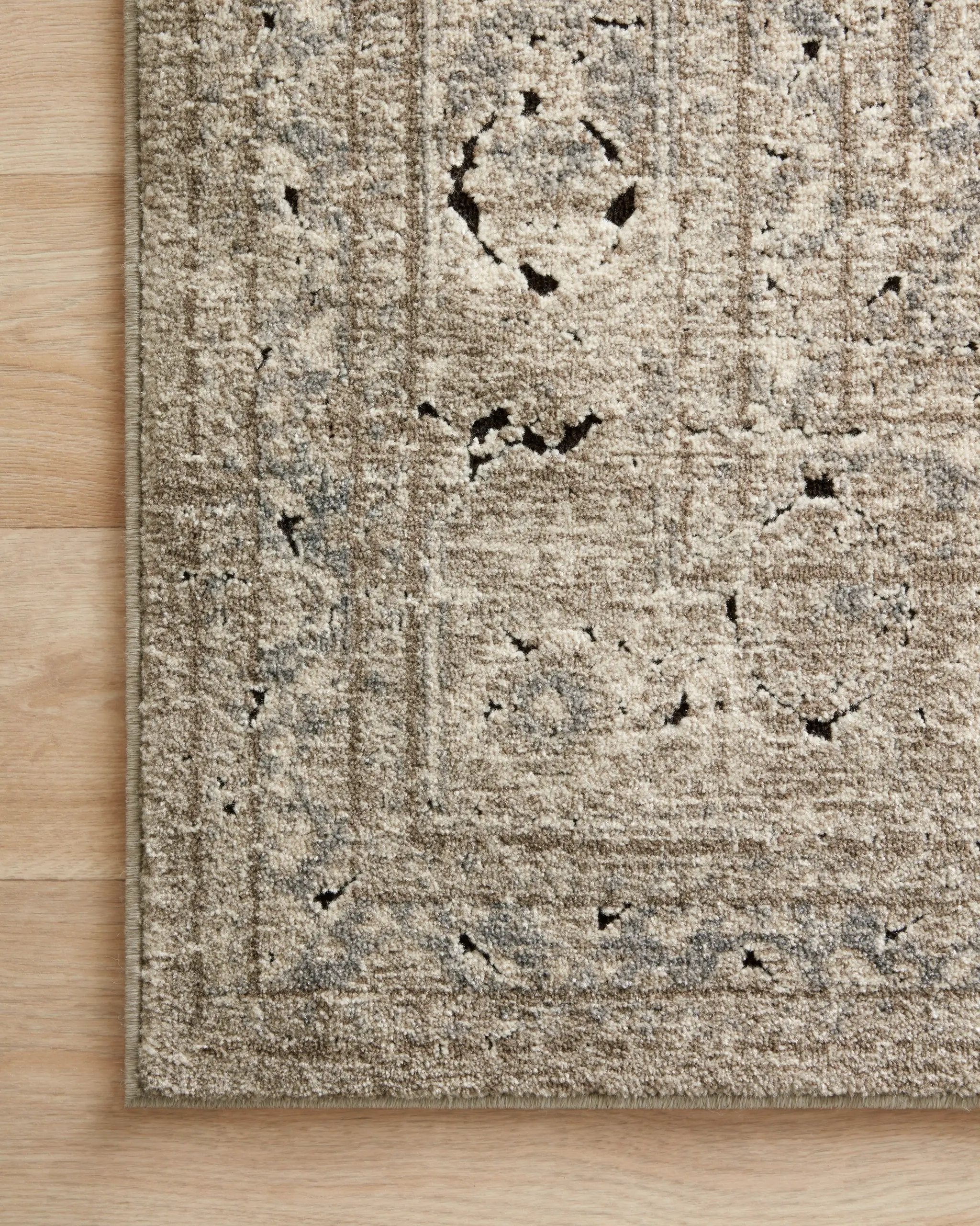 Millennium MV-03 Sand / Ivory Area Rug by Loloi