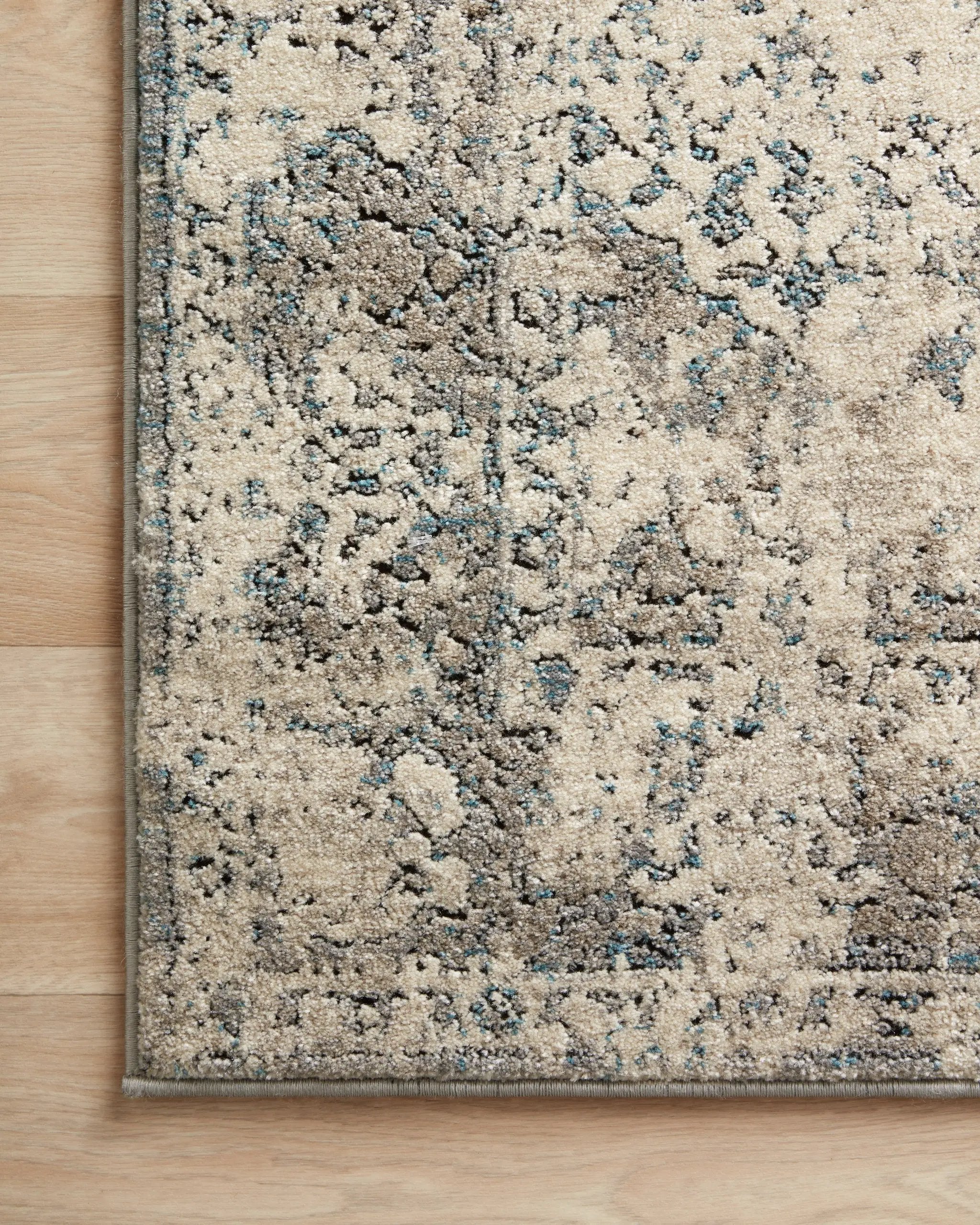 Millennium MV-05 Ivory / Grey Area Rug by Loloi