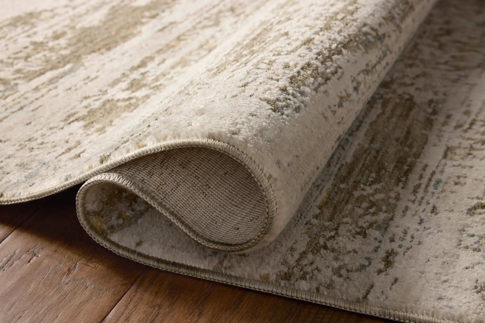 Nellie NEL-04 Lagoon / Dove Area Rug by Loloi