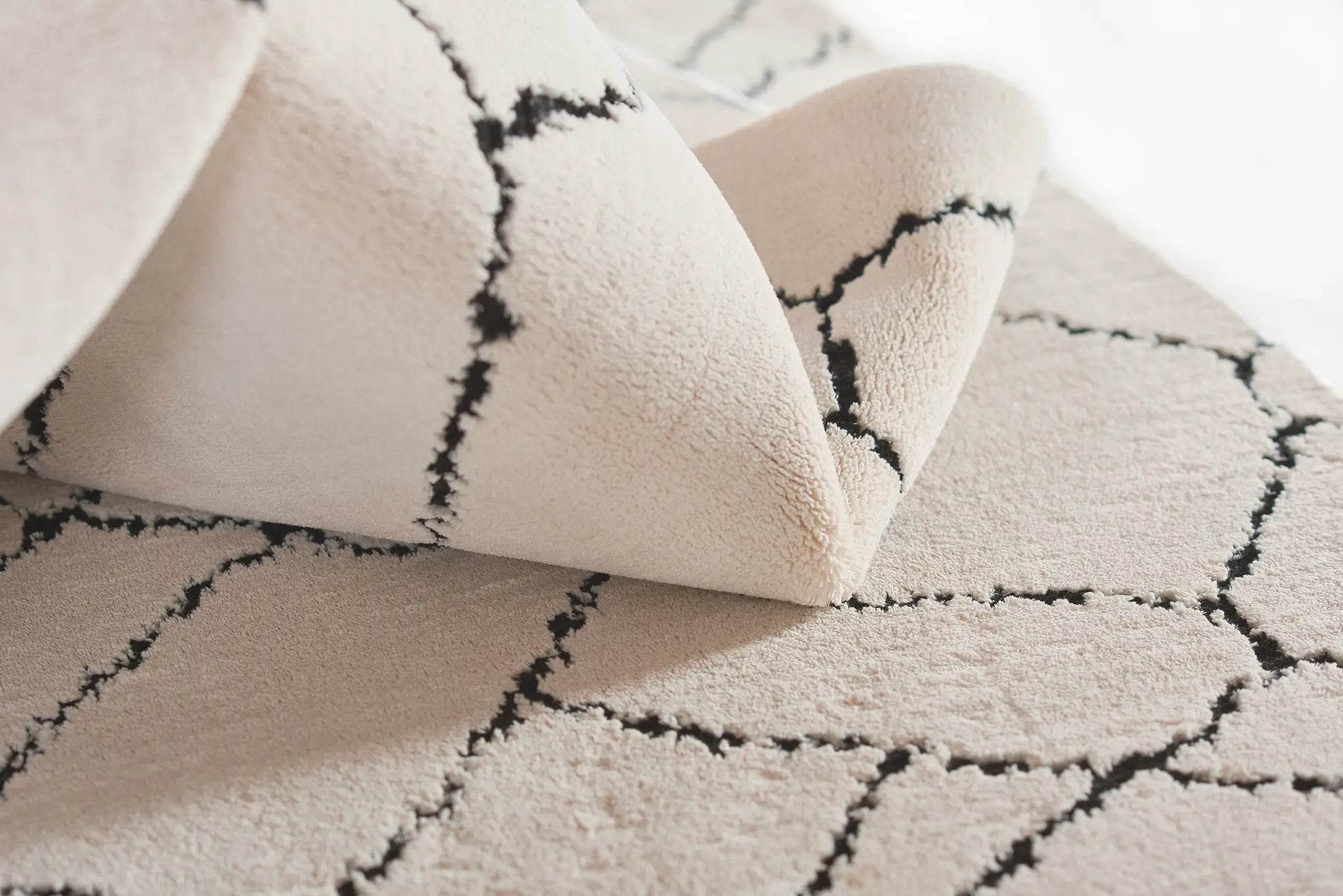 Noho NO-05 Ivory Area Rug by Momeni