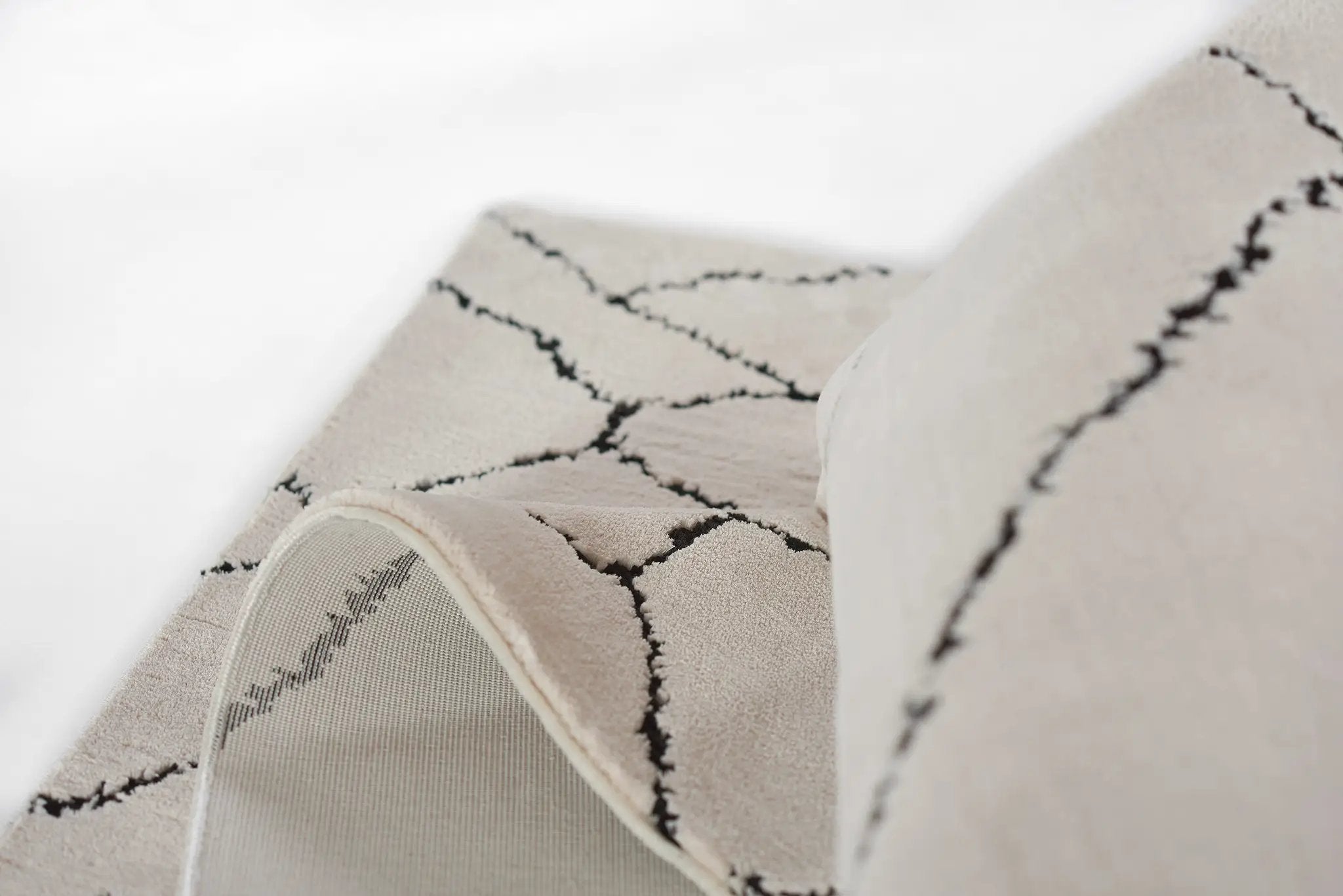 Noho NO-05 Ivory Area Rug by Momeni