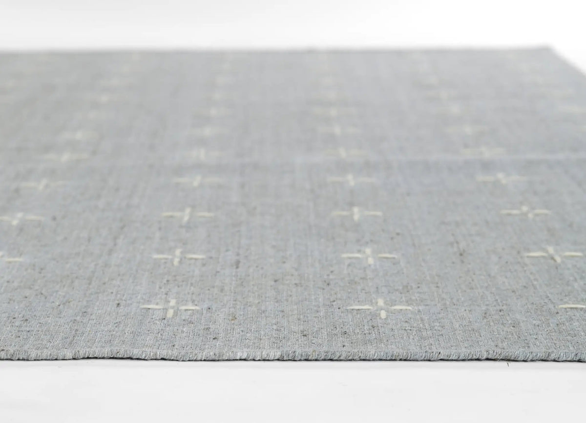 Oliver OLI-2 Light-Blue Area Rug by Momeni