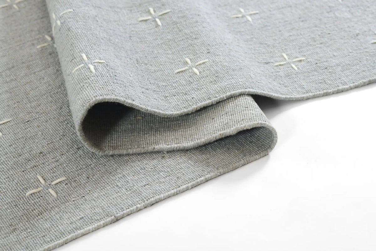 Oliver OLI-2 Light-Blue Area Rug by Momeni