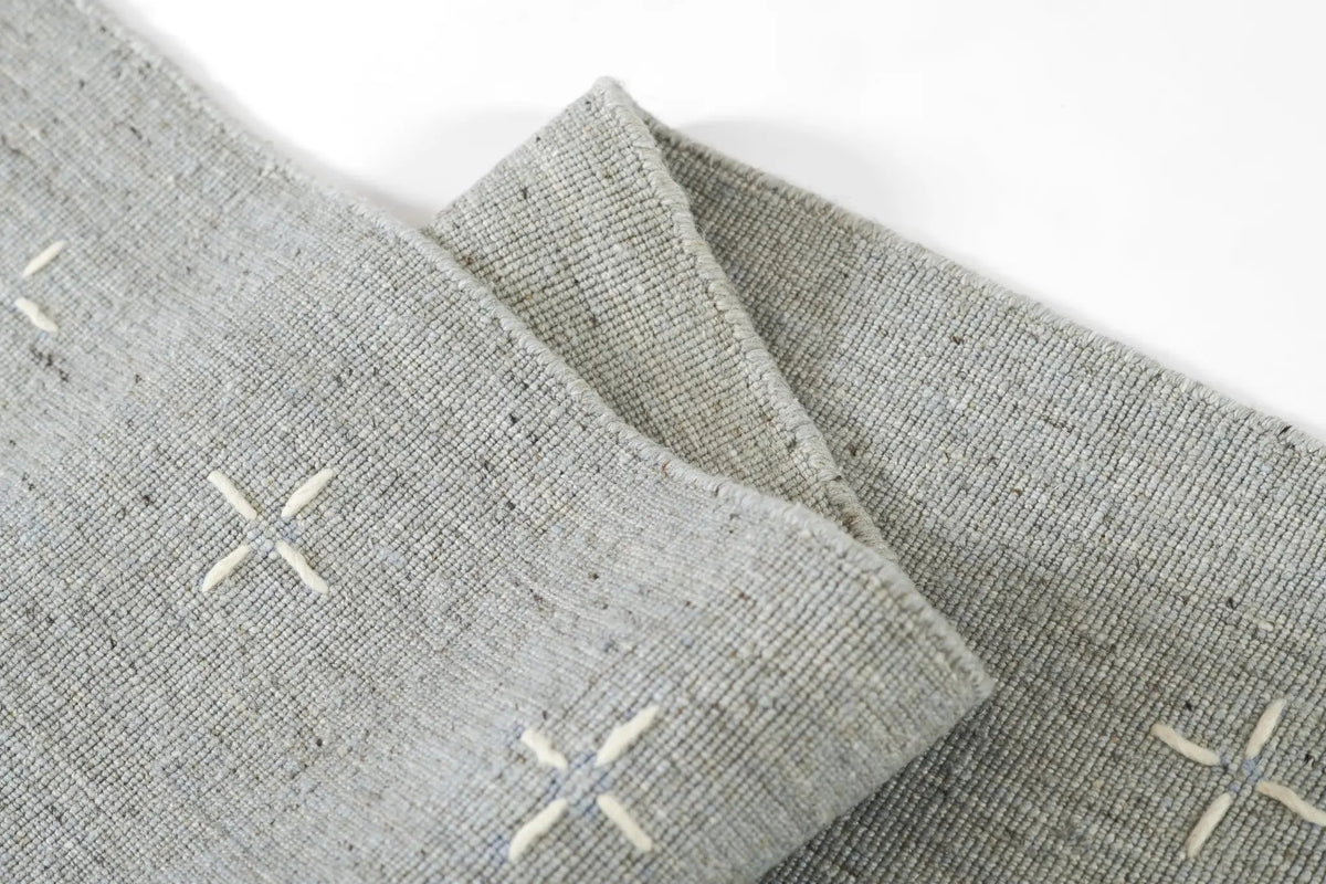 Oliver OLI-2 Light-Blue Area Rug by Momeni