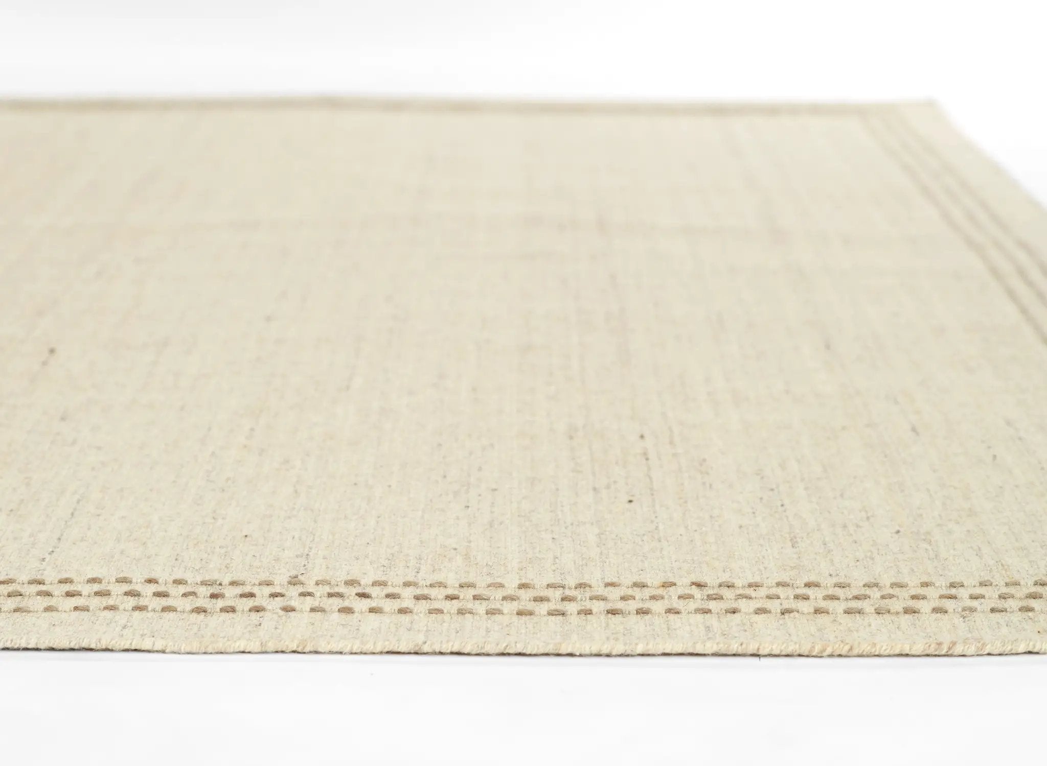 Oliver OLI-3 Natural Area Rug by Momeni