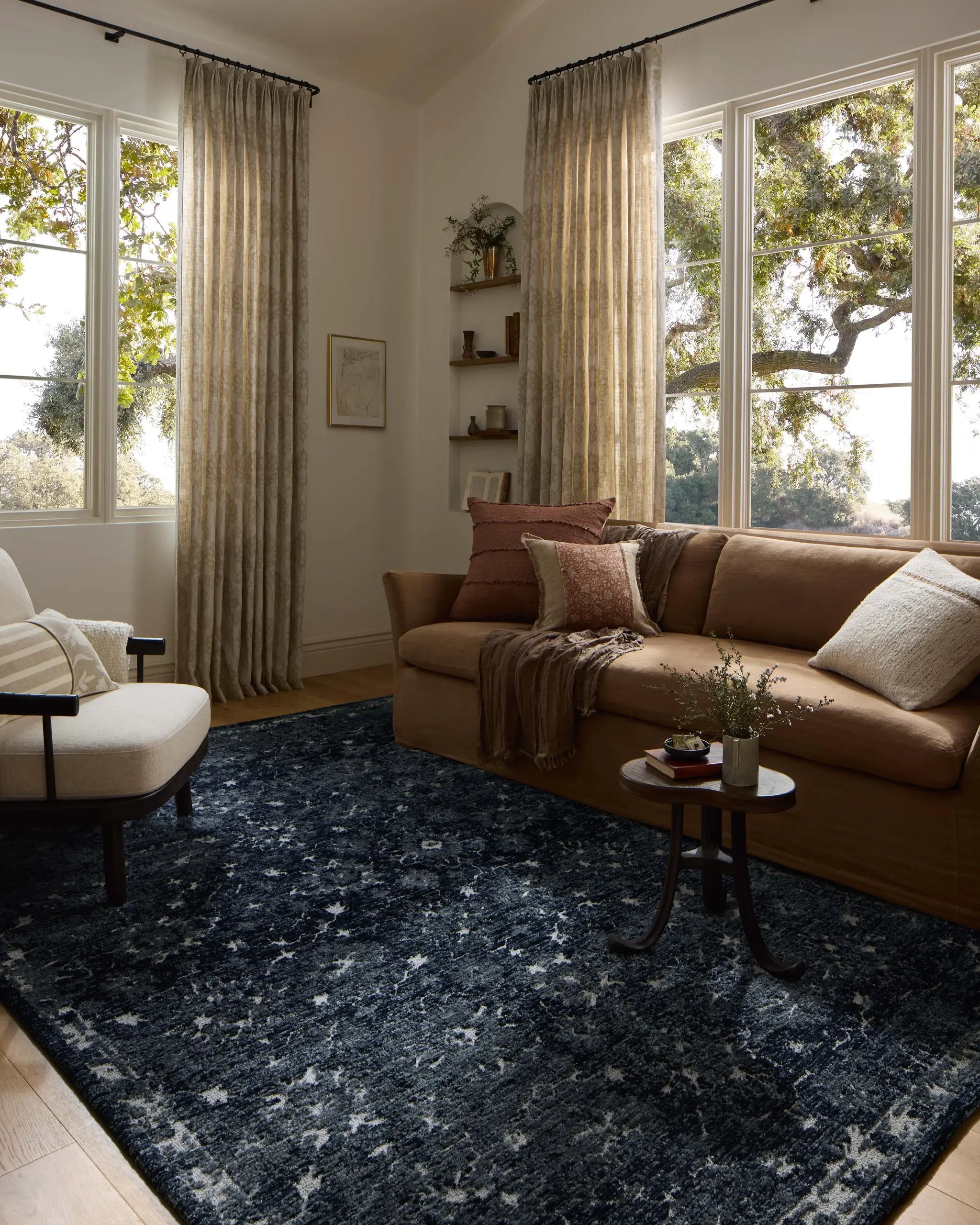 Percival PCV-02 Navy / Ivory Area Rug by Loloi
