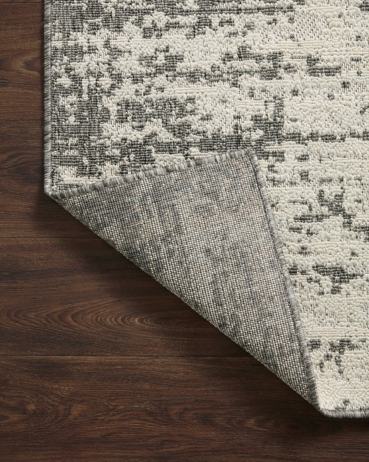 Rainier RAI-01 Ivory / Grey Area Rug by Loloi
