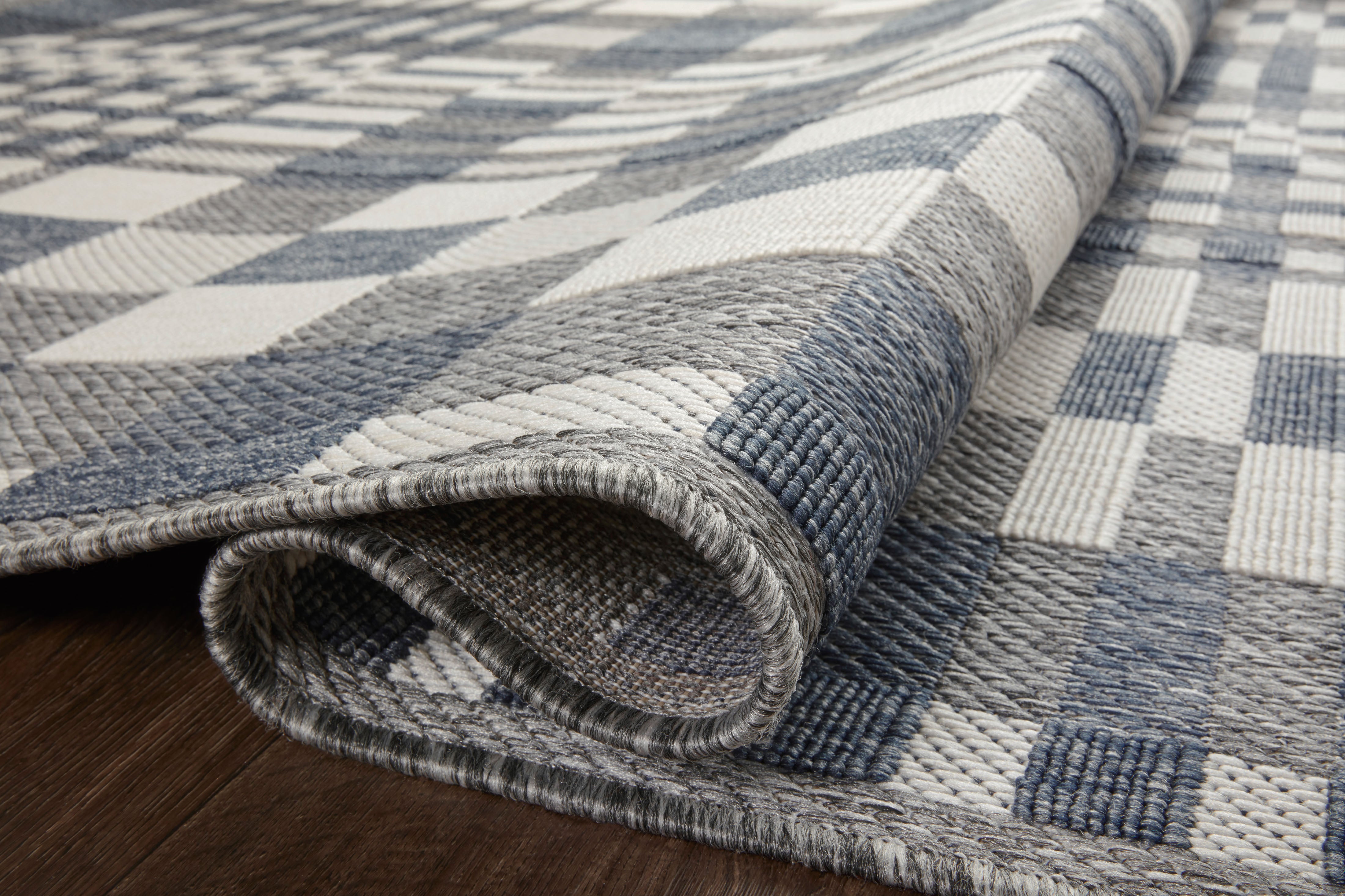  Rainier RAI-04 Ivory and denim blue area rug, contemporary pattern, power-loomed, weather-resistant for indoor outdoor use