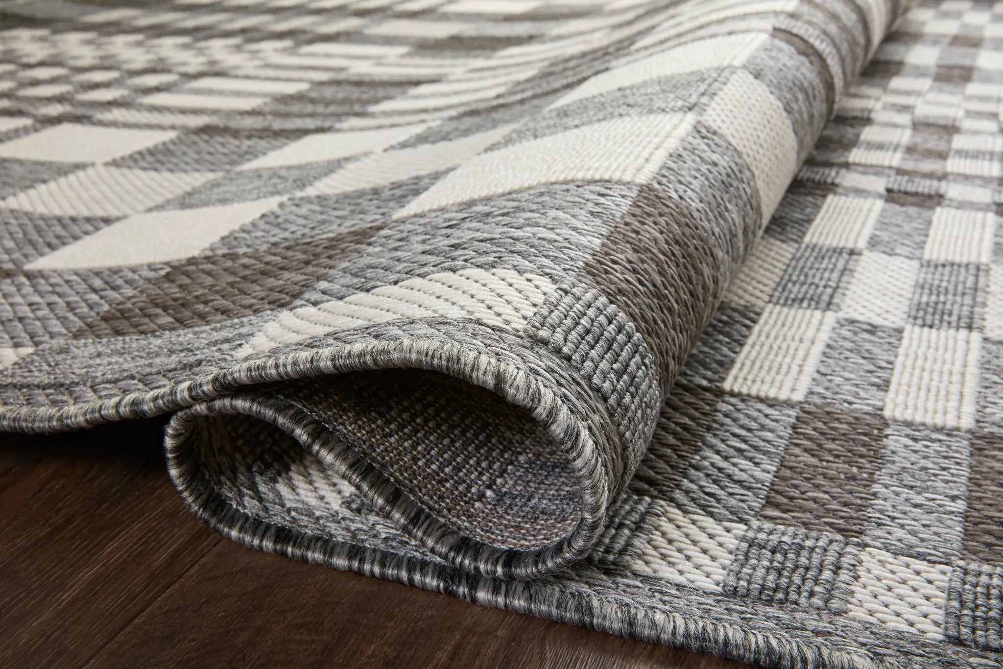 Rainier RAI-04 Ivory / Pebble Area Rug by Loloi