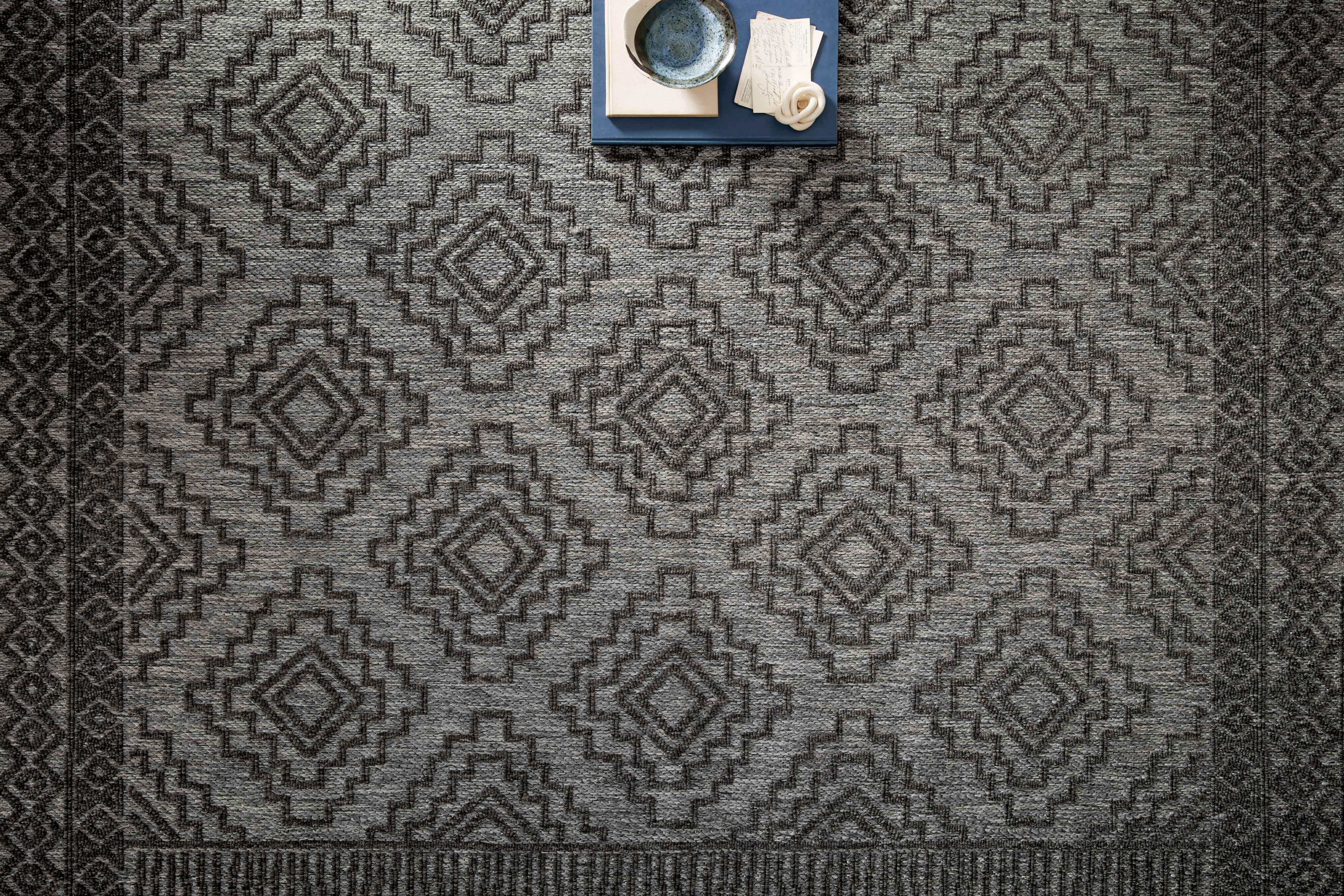 Rainier RAI-06 Grey and charcoal contemporary area rug, power-loomed polypropylene, weather-resistant for indoor outdoor