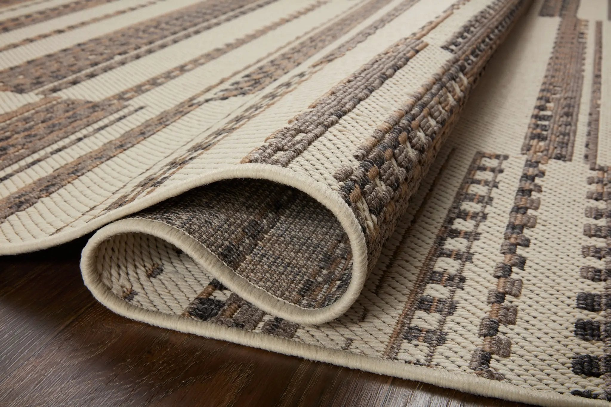 Rainier RAI-08 Ivory / Taupe Area Rug by Loloi