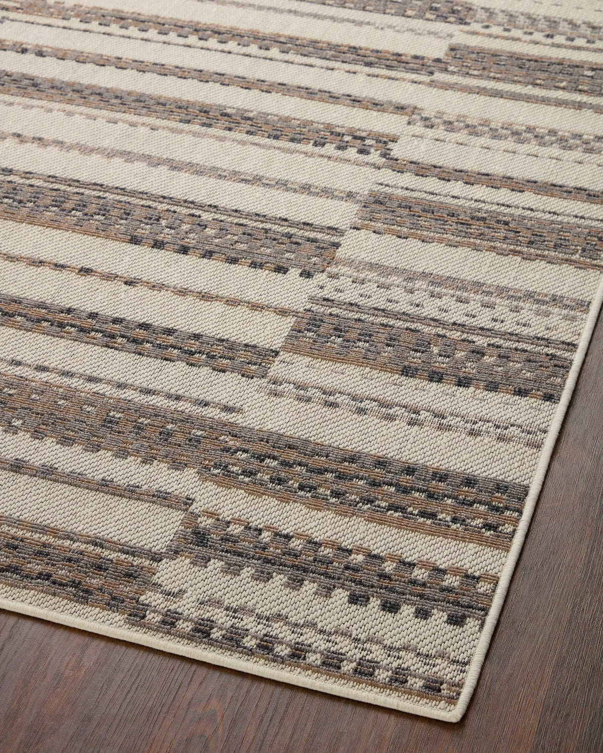 Rainier RAI-08 Ivory / Taupe Area Rug by Loloi