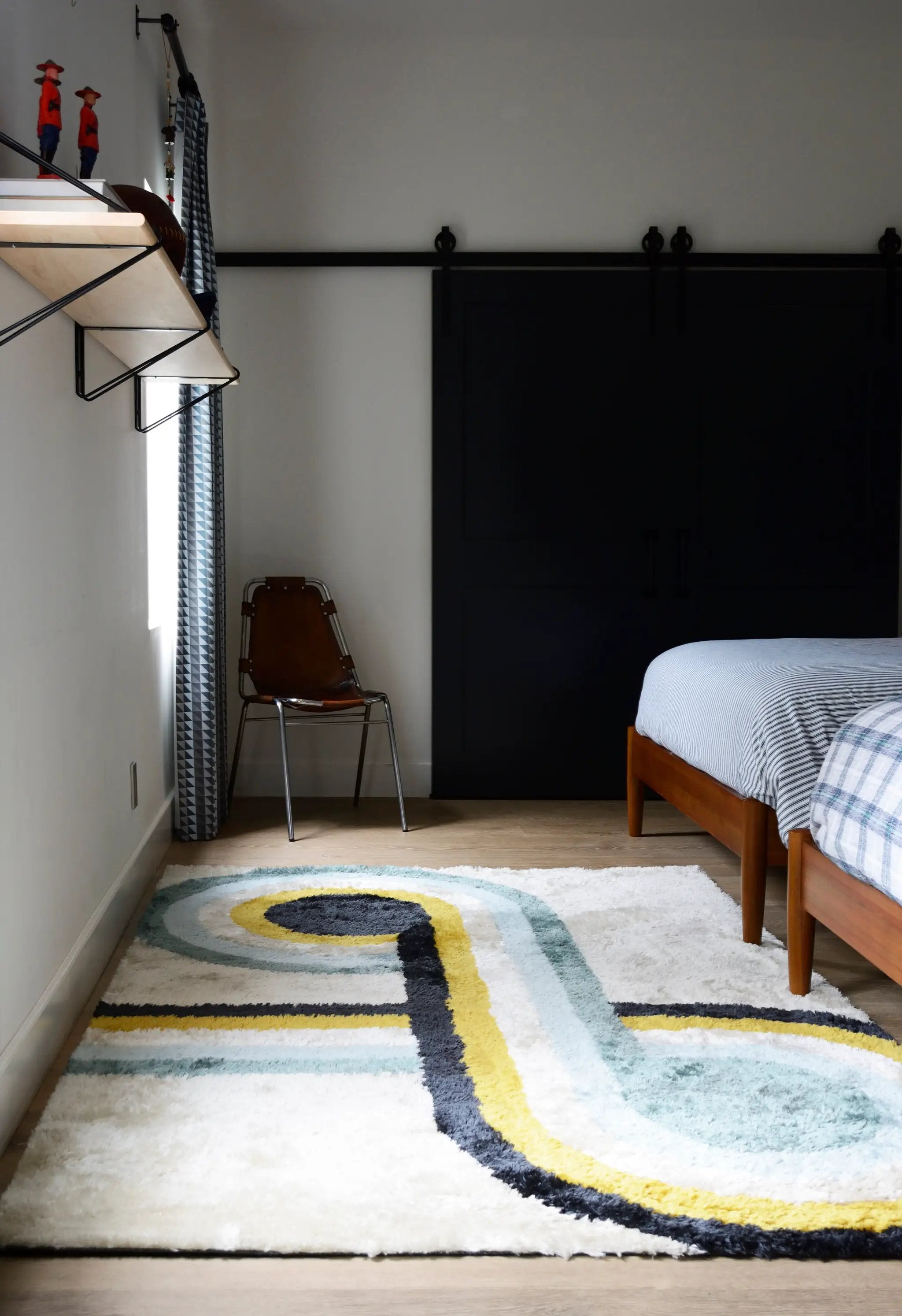 Retro RET-3 (Bullseye) Blue Area Rug by Novogratz by Momeni
