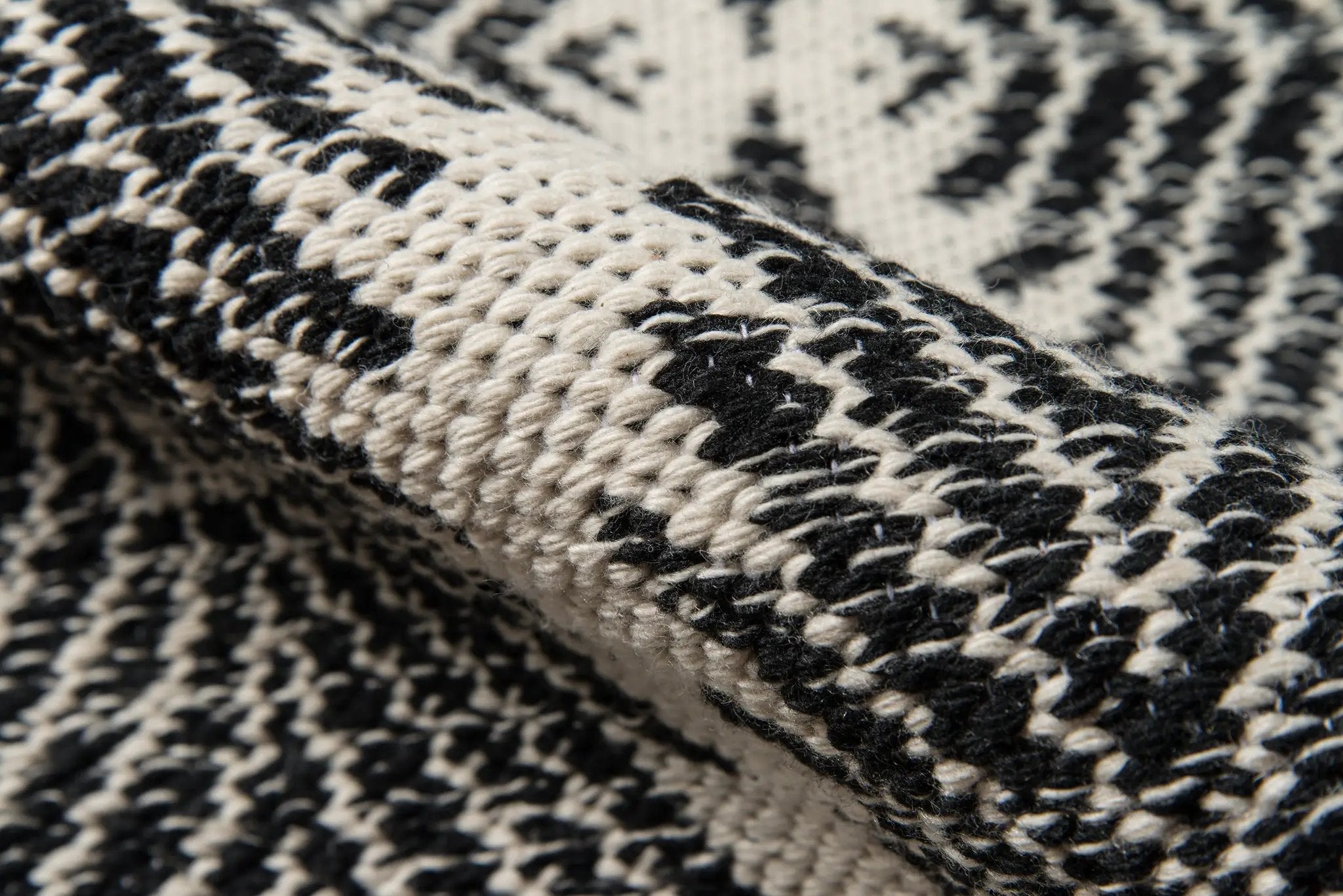 River RIV-1 (Beacon) Black Area Rug by Erin Gates by Momeni