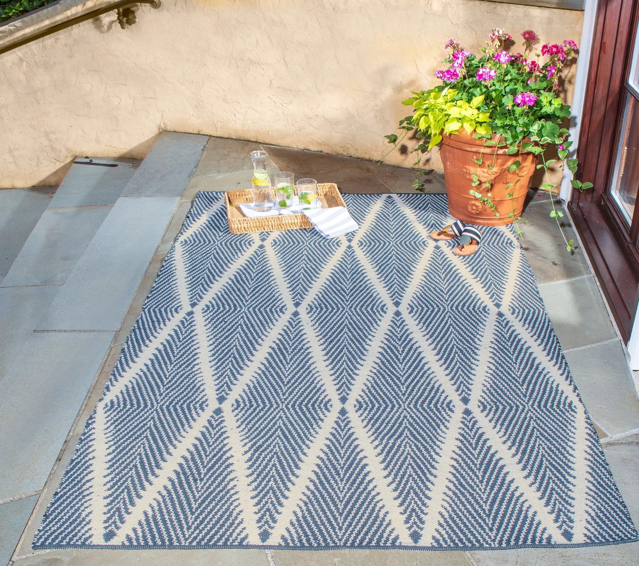 River RIV-1 (Beacon) Denim Area Rug by Erin Gates by Momeni