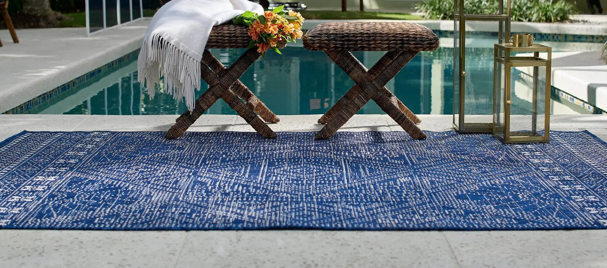 Riviera RV-03 Navy Area Rug by Momeni