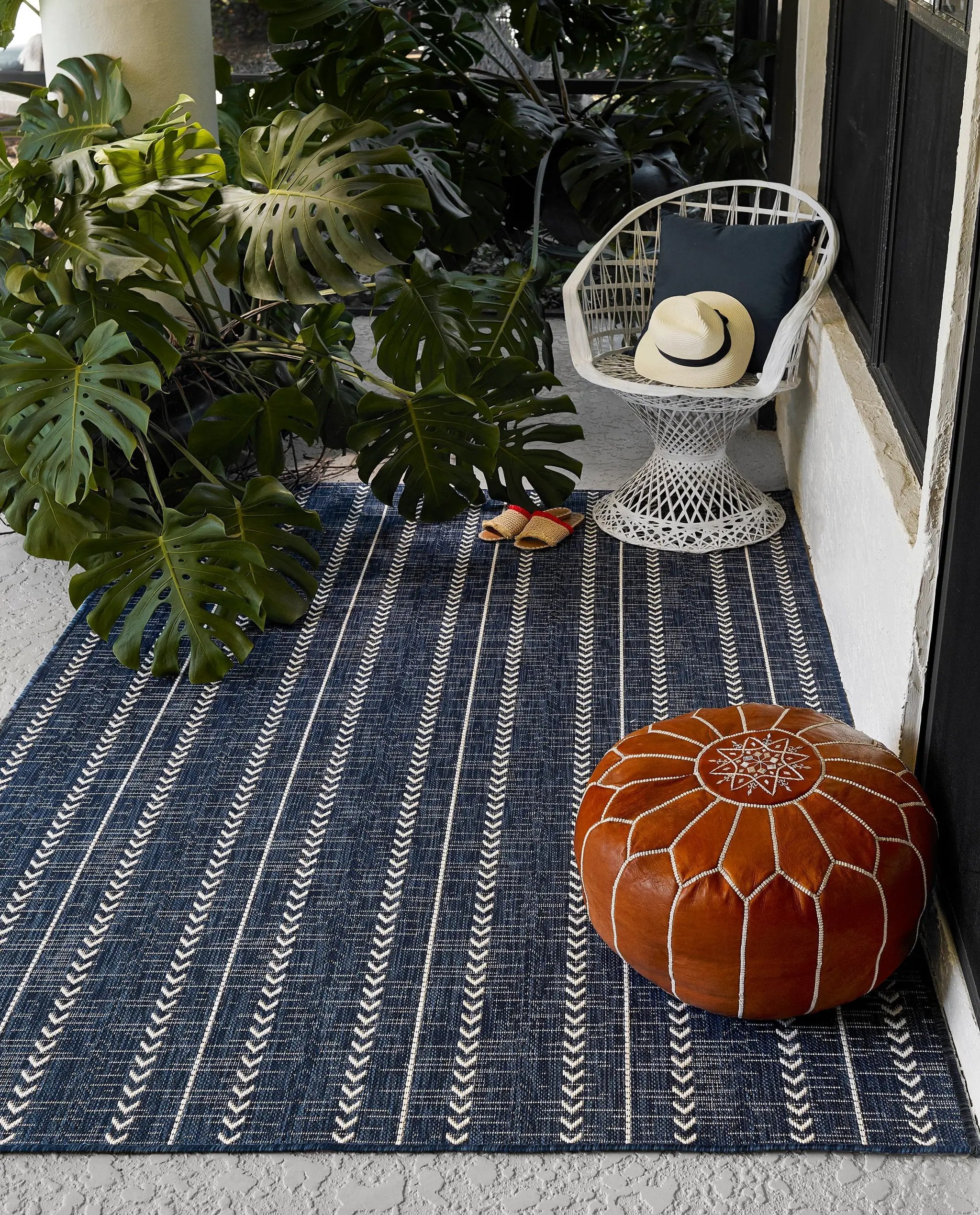 Riviera RV-06 Navy Area Rug by Momeni
