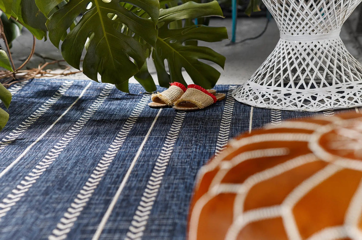 Riviera RV-06 Navy Area Rug by Momeni