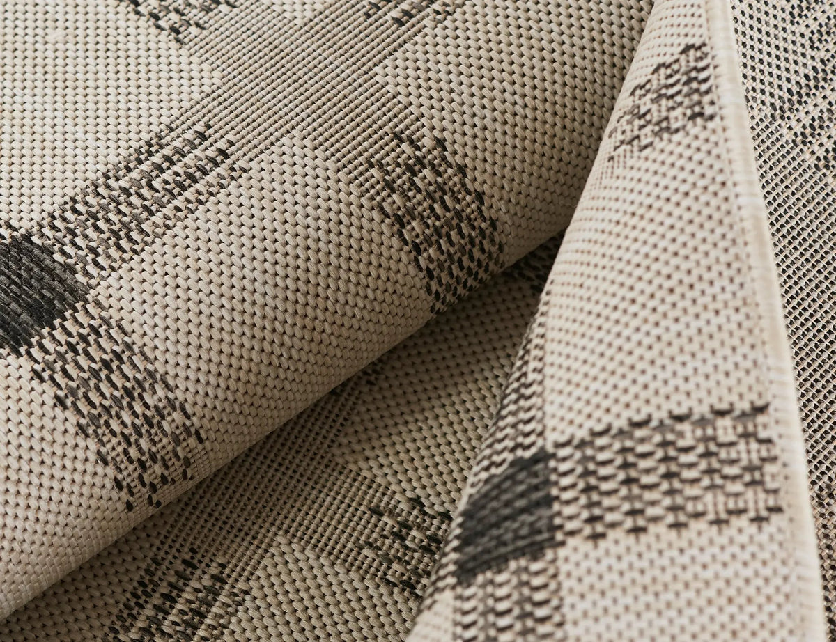 Riviera RV-08 Ivory Area Rug by Momeni