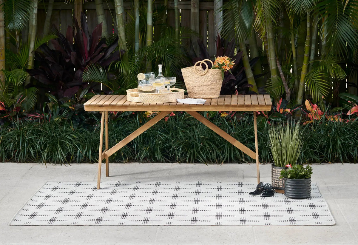 Riviera RV-08 Ivory Area Rug by Momeni