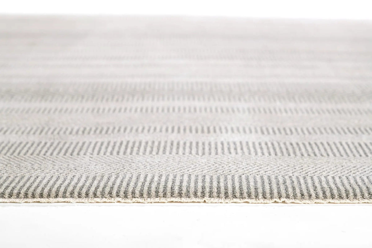 Samira SAM-3 Light-Gray Area Rug by Momeni
