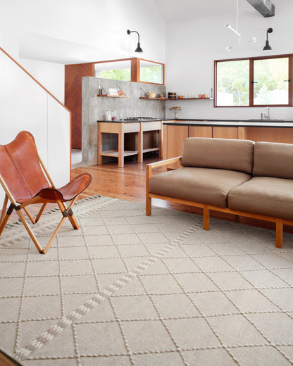 Sawyer SAW-05 Silver Area Rug with modern graphic pattern and fringe