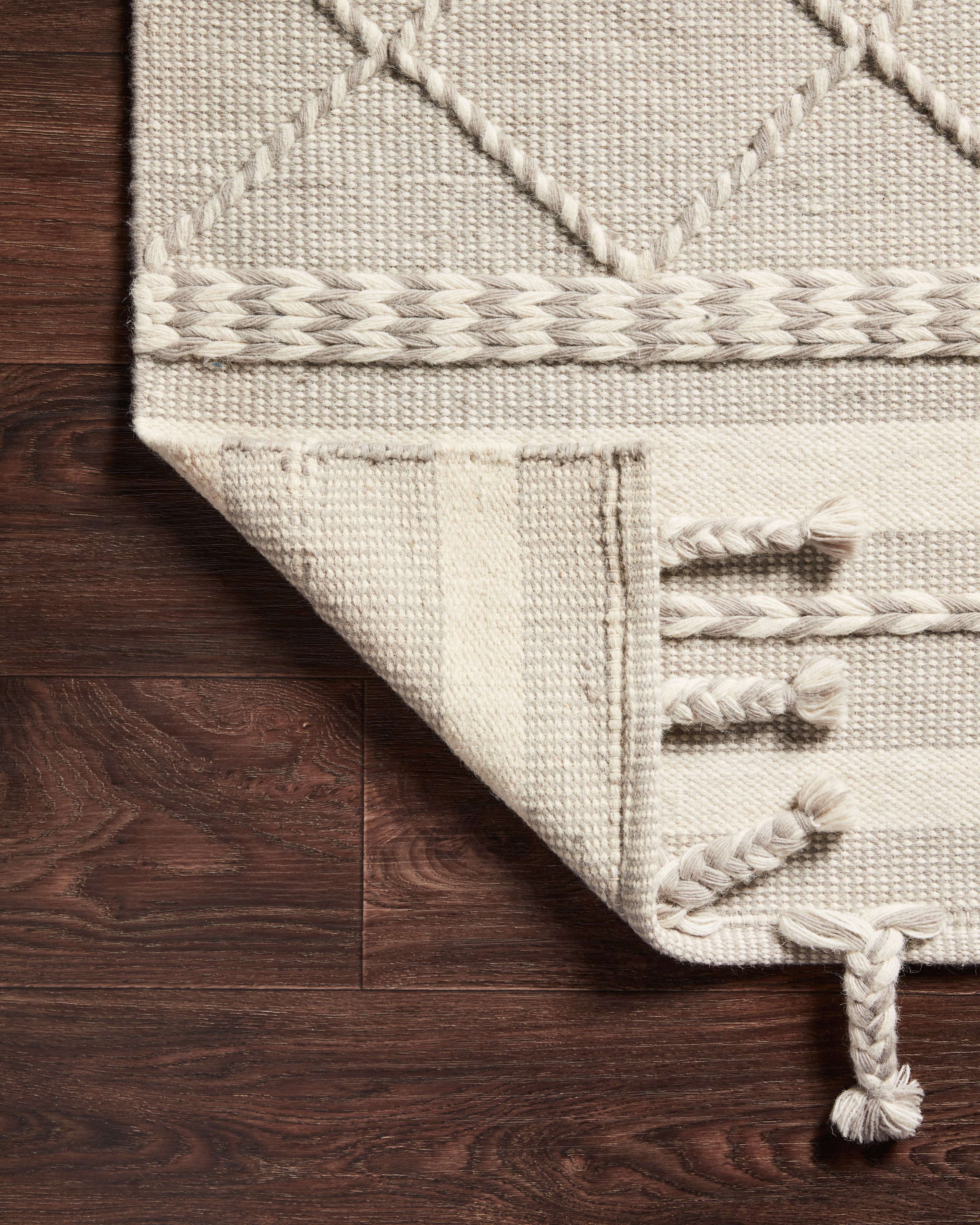 Sawyer SAW-05 Silver Area Rug with modern graphic pattern and fringe