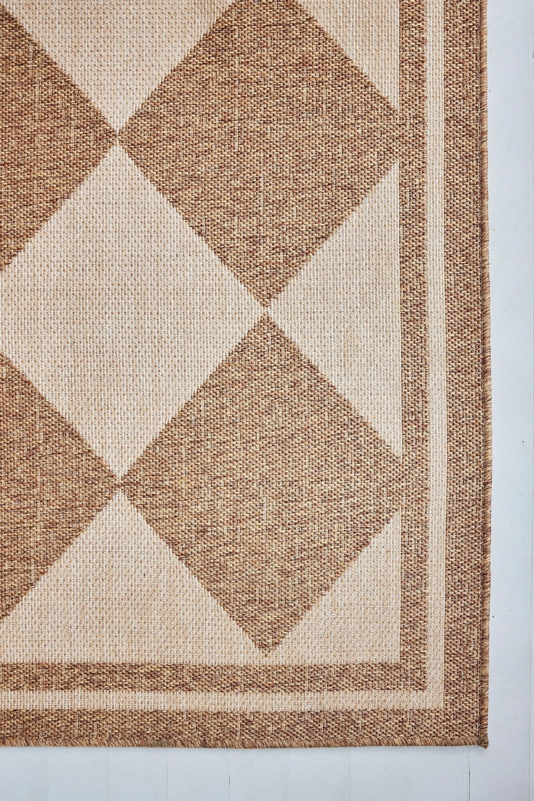 Saybrook SAY-4 (Diamond) Natural Area Rug by Erin Gates by Momeni